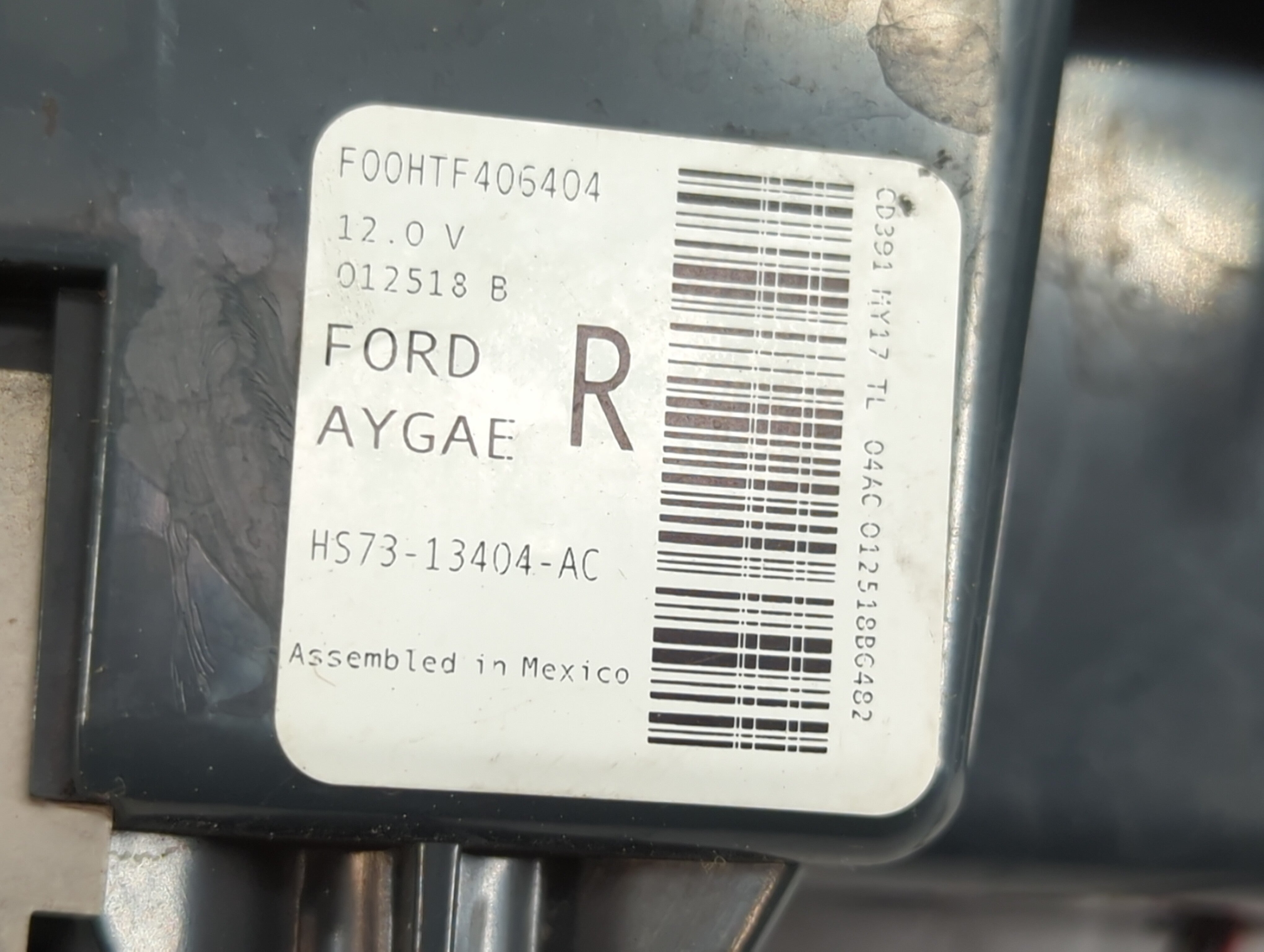 2017-2020 Ford Fusion Tail Light Assembly Passenger Right OEM P/N:F00HTF406404 HS73-13404-AC Fits Fits 2017 2018 2019 2020 OEM Used Auto Parts - Oemusedautoparts1.com
