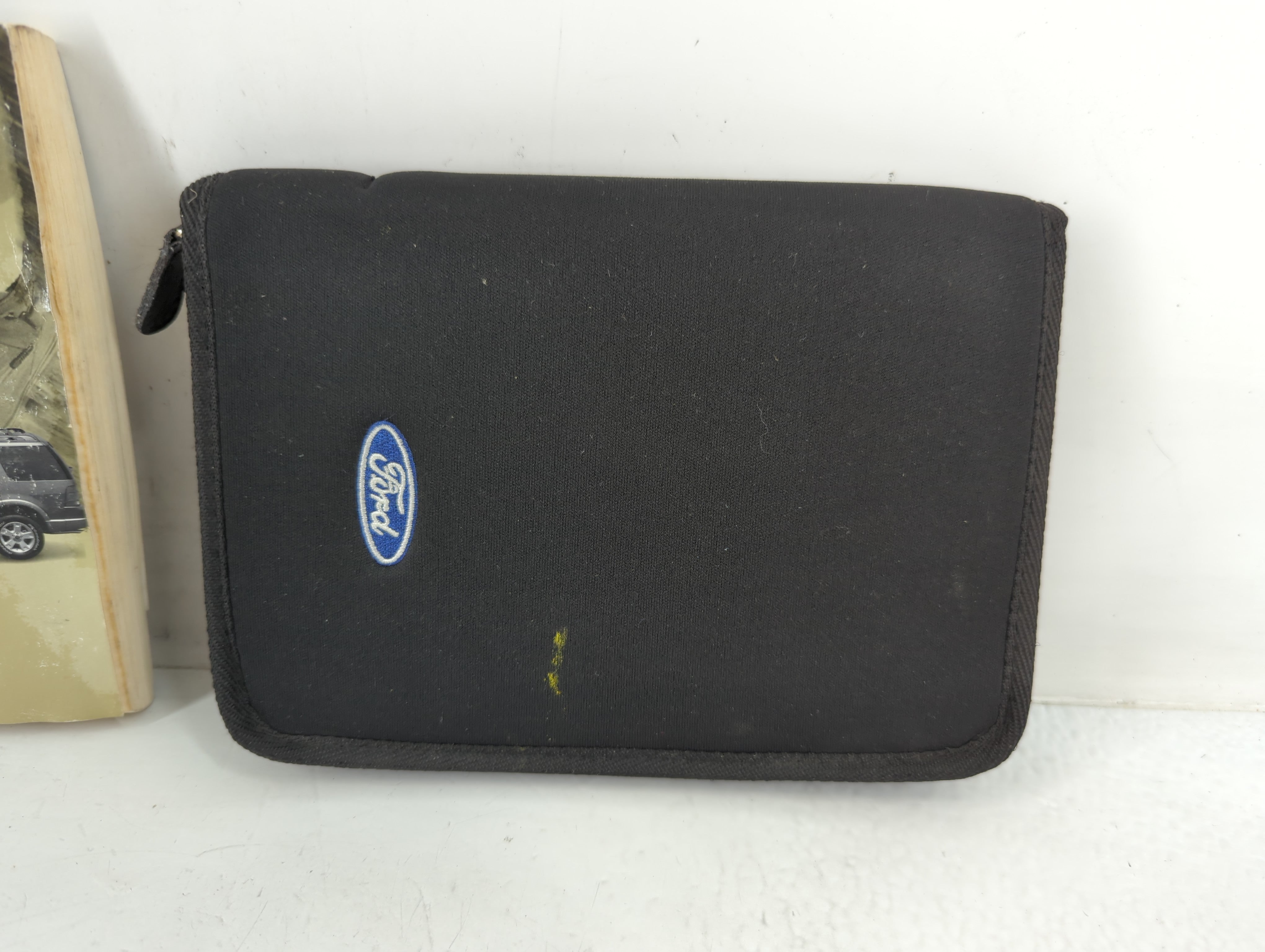 2004 Ford Explorer Owners Manual Book Guide P/N:4L2J-19A321-KA OEM Used Auto Parts - Oemusedautoparts1.com