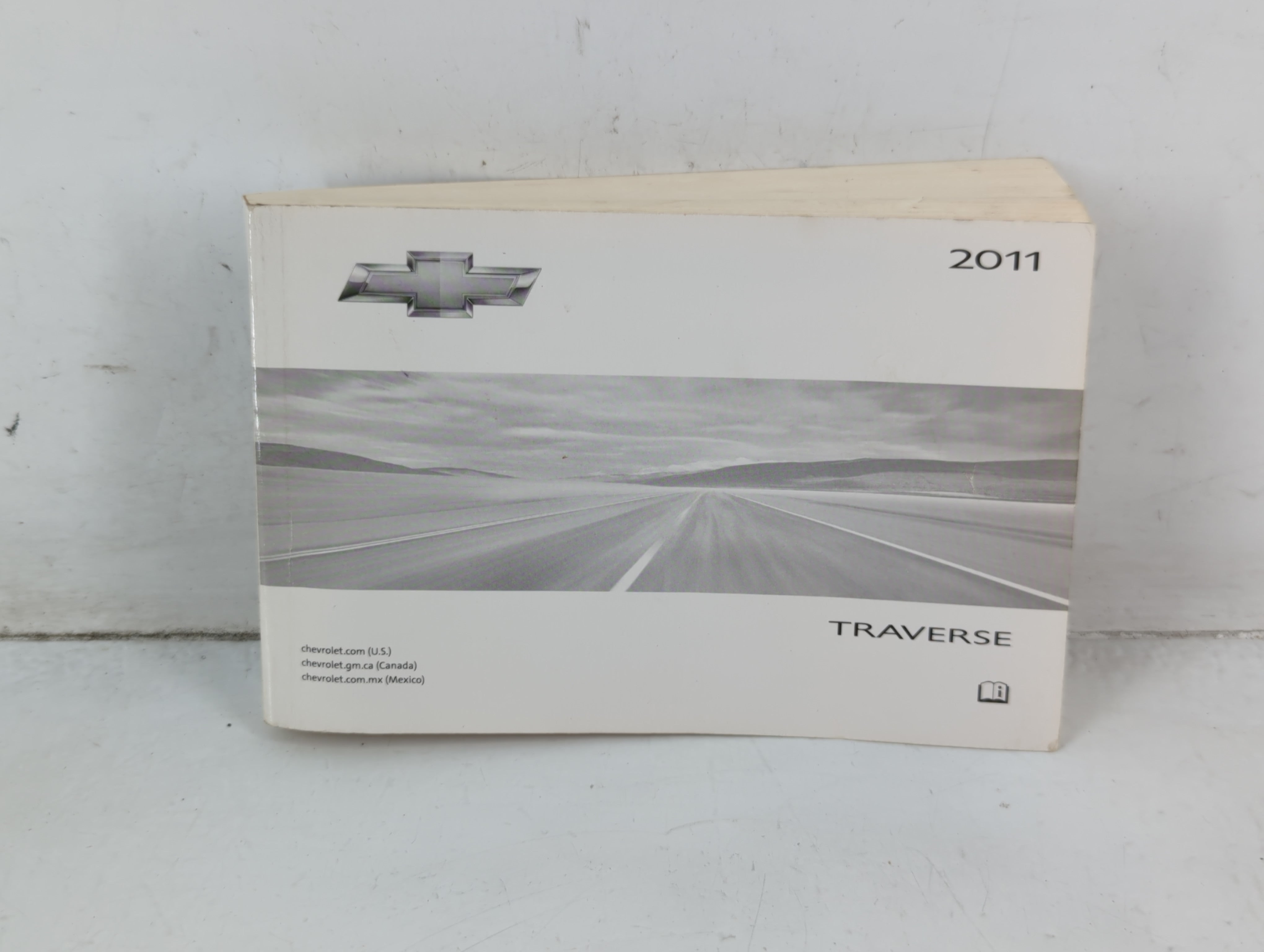 2011 Chevrolet Traverse Owners Manual Book Guide P/N:20759682 A OEM Used Auto Parts - Oemusedautoparts1.com