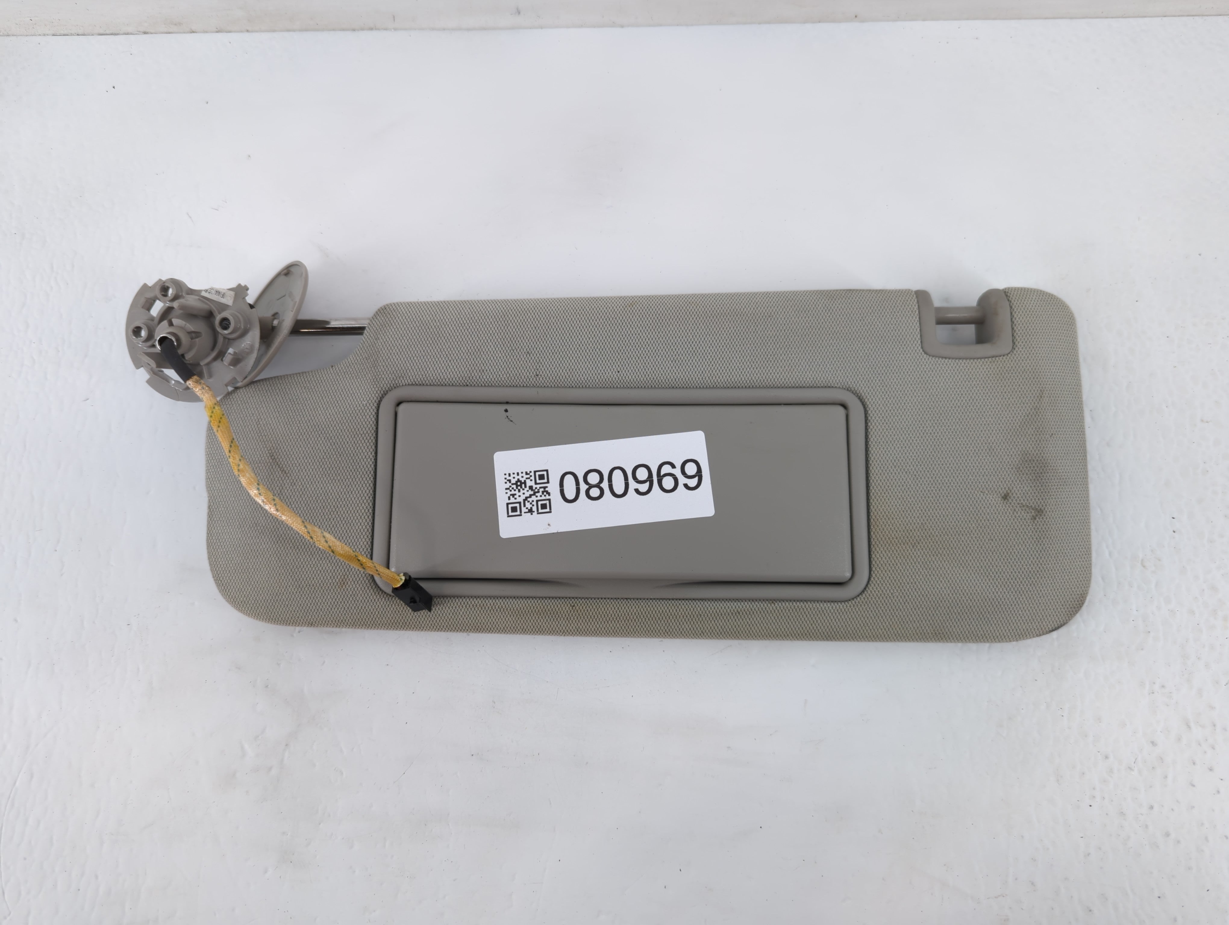 2013-2016 Chevrolet Malibu Sun Visor Shade Replacement Driver Left Mirror Fits Fits 2013 2014 2015 2016 OEM Used Auto Parts - Oemusedautoparts1.com