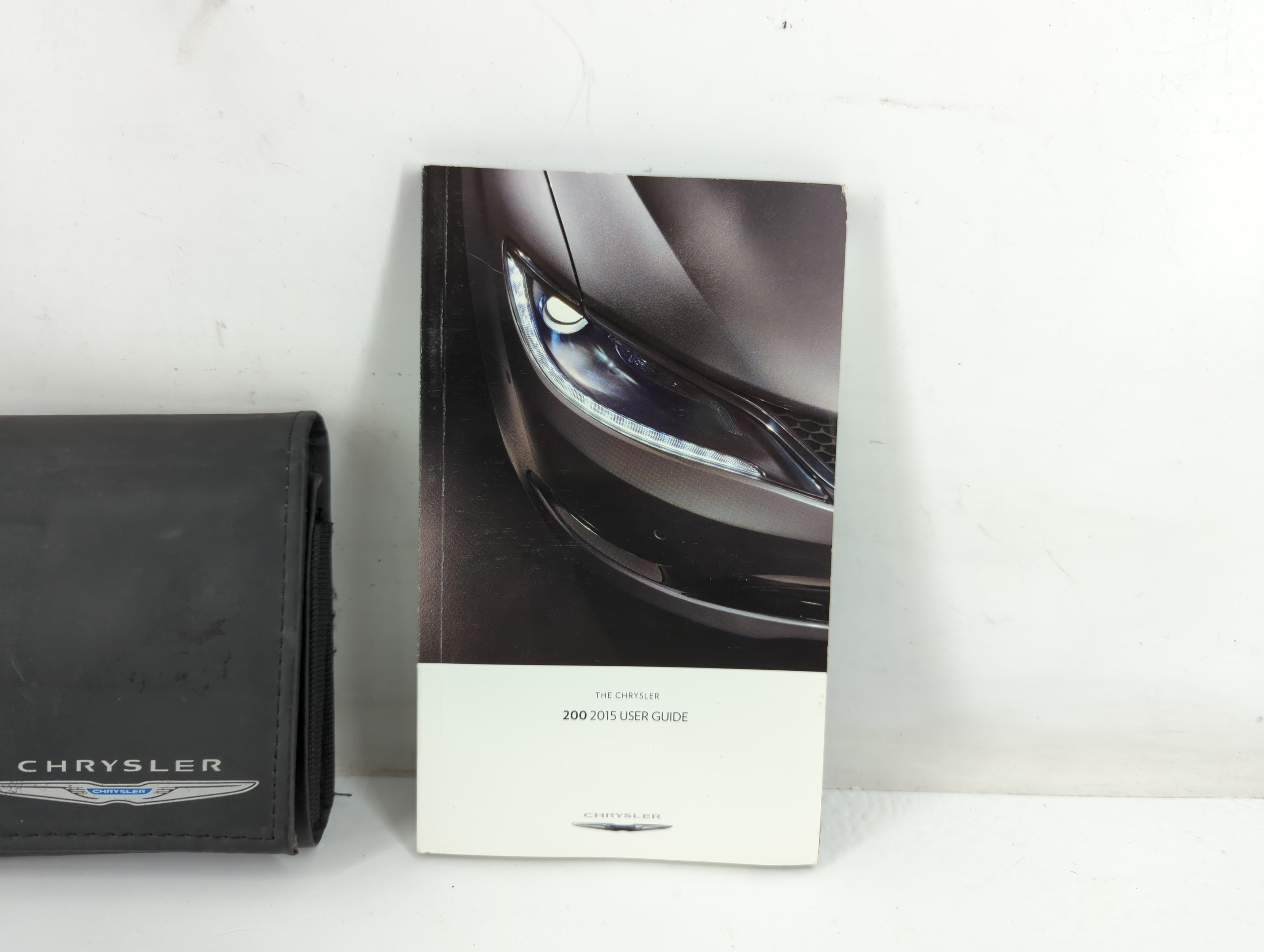 2015 Chrysler 200 Owners Manual Book Guide P/N:15UF-926-AA OEM Used Auto Parts - Oemusedautoparts1.com