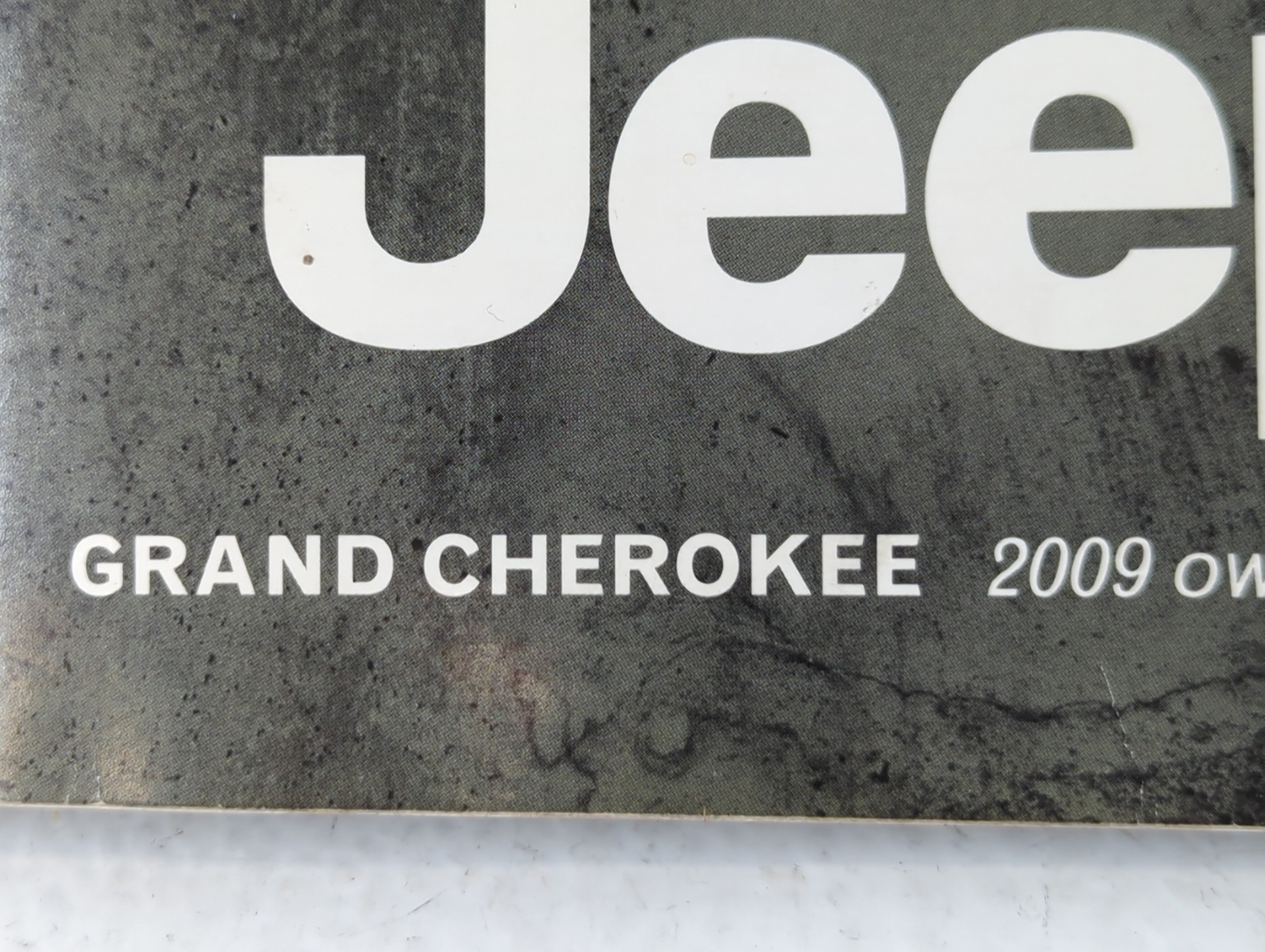 2009 Jeep Grand Cherokee Owners Manual Book Guide P/N:81-326-0954 OEM Used Auto Parts - Oemusedautoparts1.com