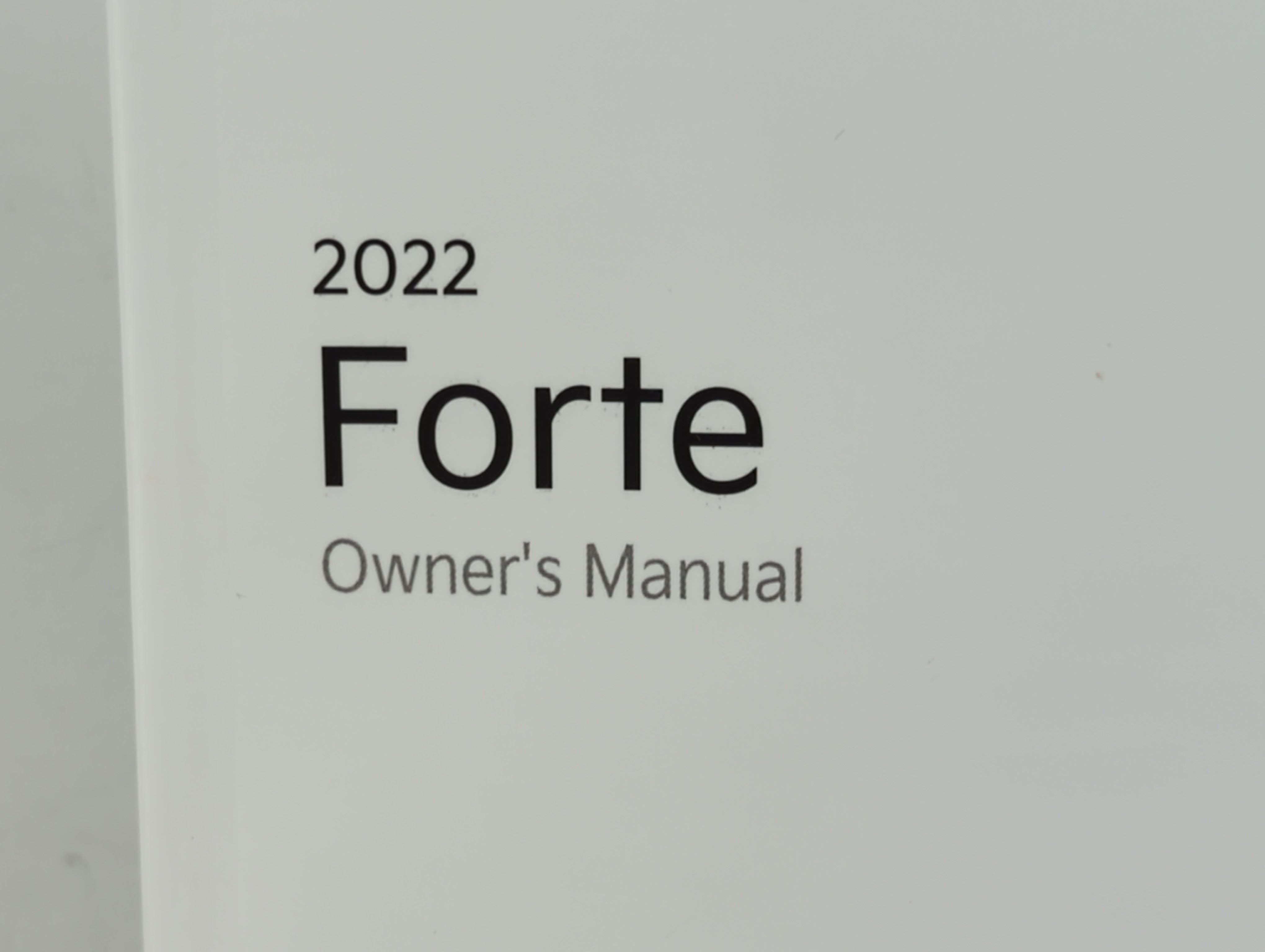 2022 Kia Forte Owners Manual Book Guide P/N:DLS4-EU22B OEM Used Auto Parts - Oemusedautoparts1.com