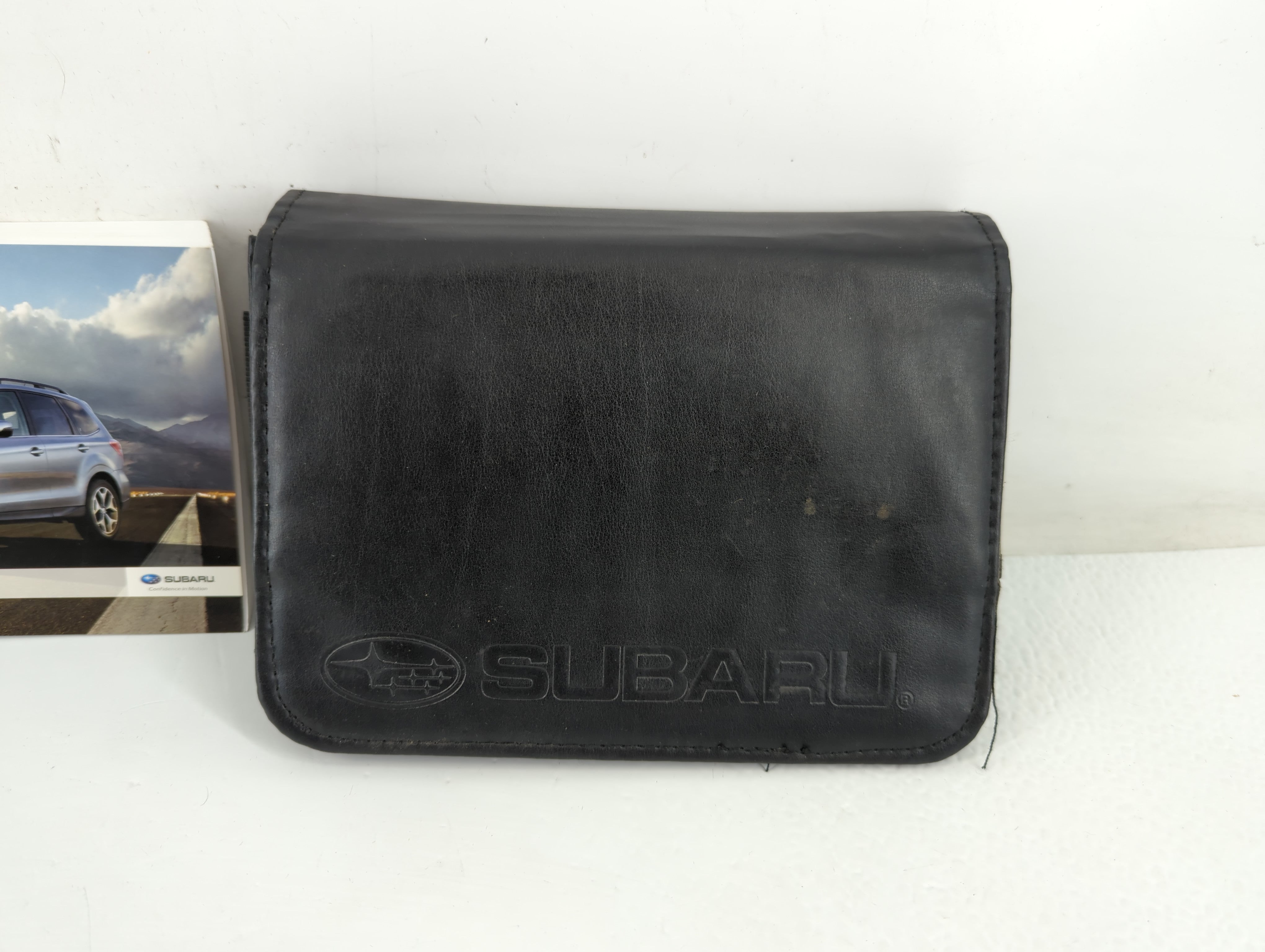2015 Subaru Forester Owners Manual Book Guide P/N:A8200BE-A OEM Used Auto Parts - Oemusedautoparts1.com