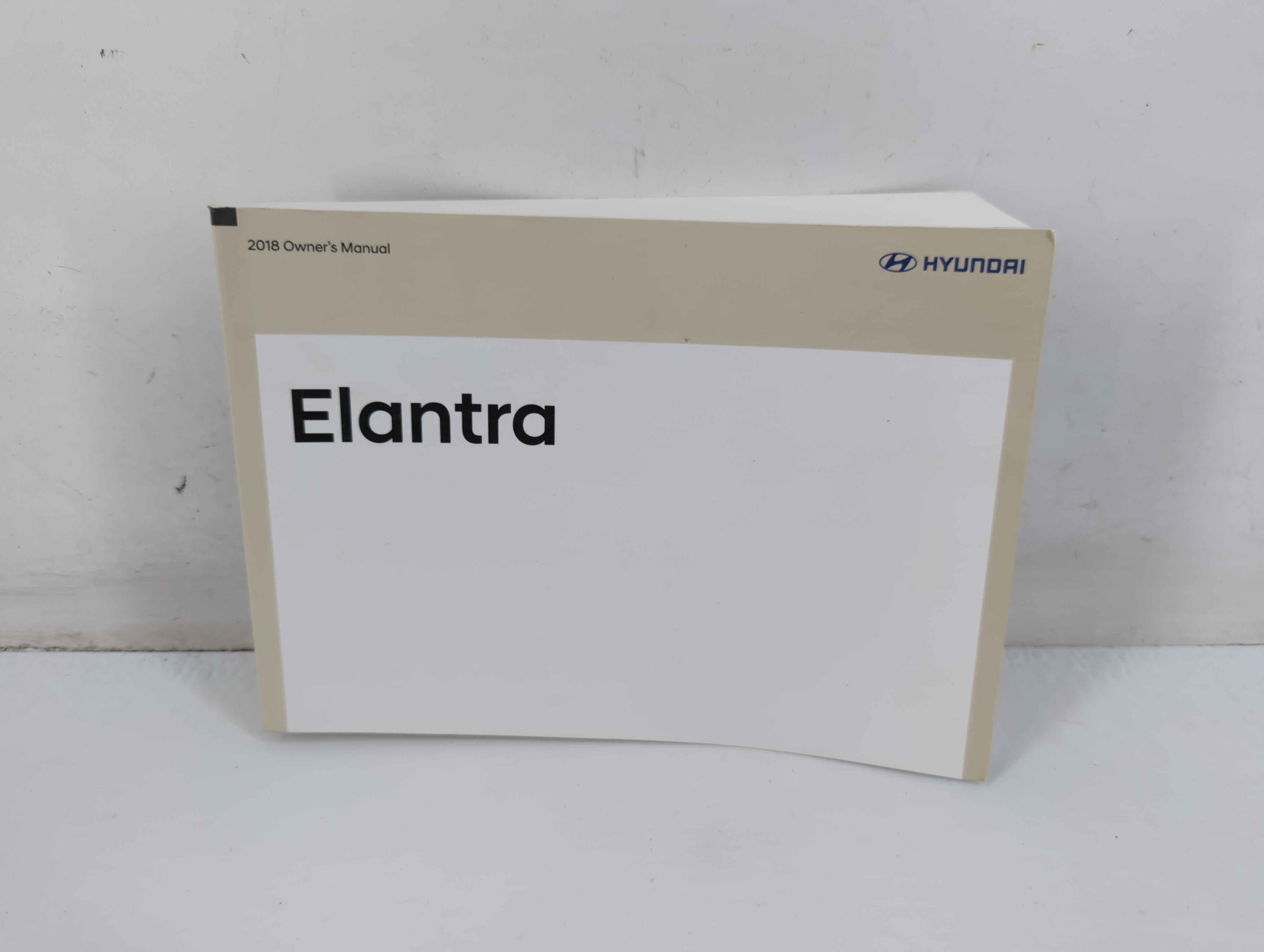 2018 Hyundai Elantra Owners Manual Book Guide P/N:IF2O-EC7NE OEM Used Auto Parts - Oemusedautoparts1.com