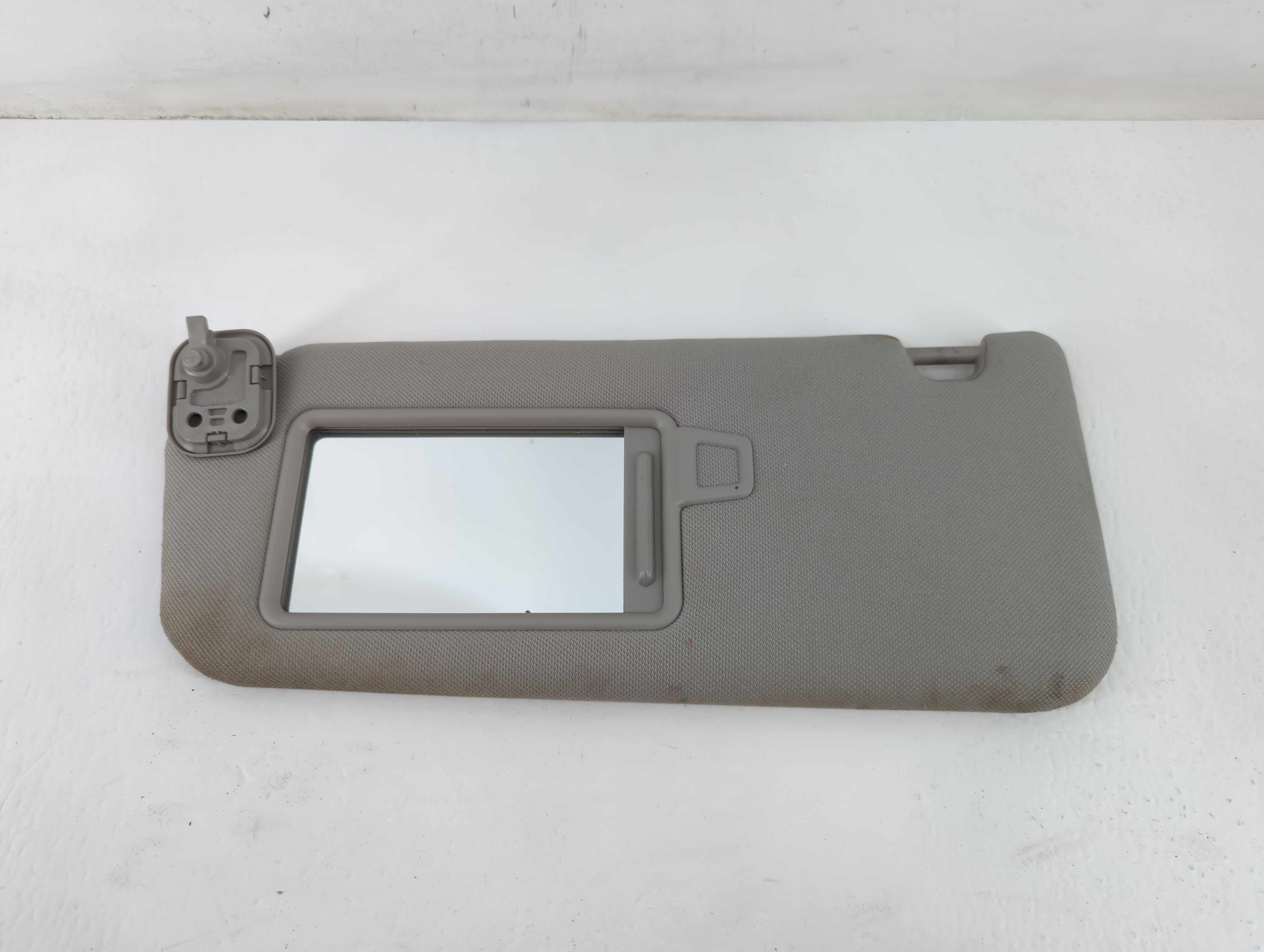 2019-2021 Hyundai Santa Fe Sun Visor Shade Replacement Driver Left Mirror Fits Fits 2019 2020 2021 OEM Used Auto Parts - Oemusedautoparts1.com