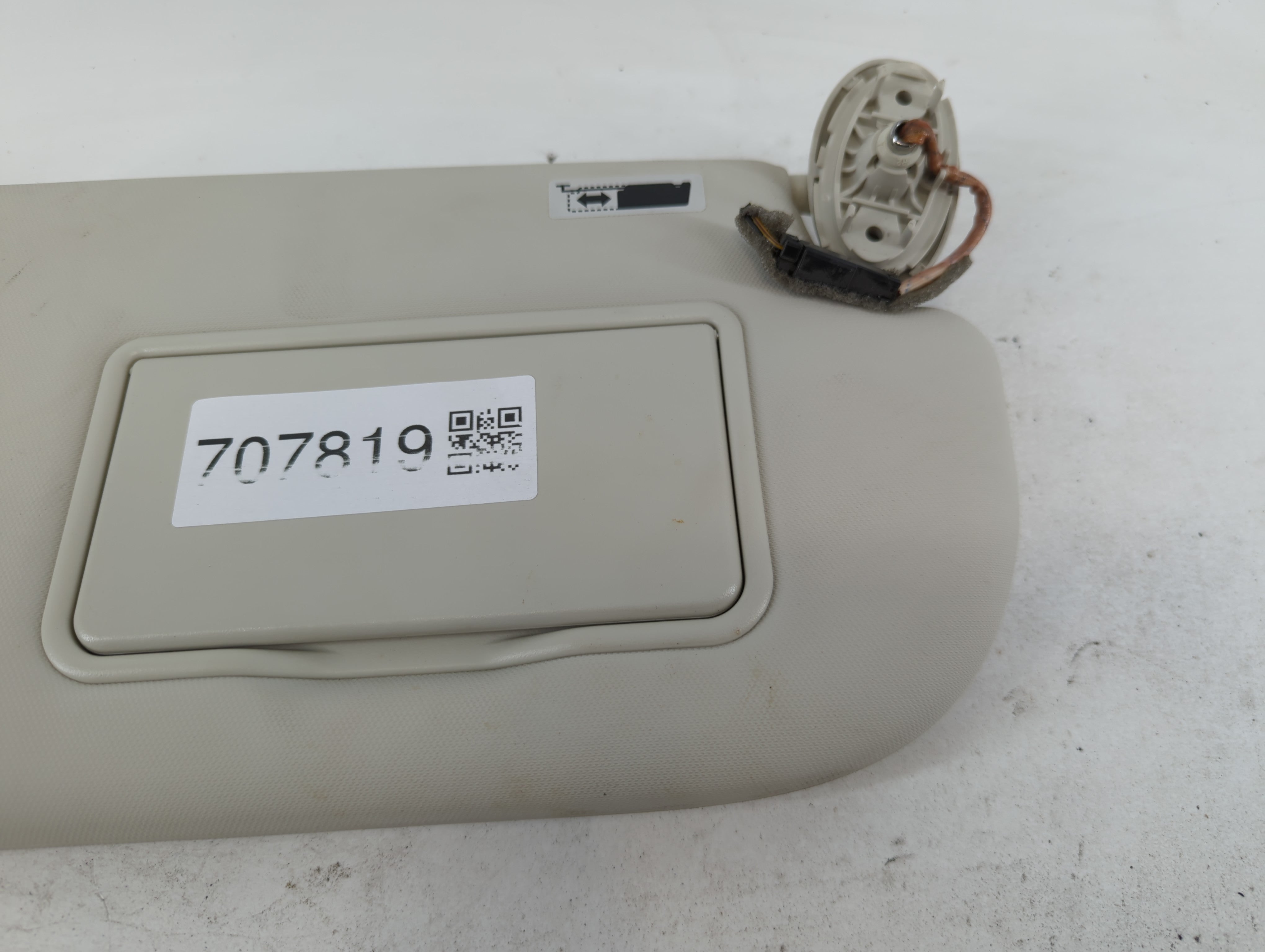 2013-2019 Ford Escape Sun Visor Shade Replacement Passenger Right Mirror Fits Fits 2013 2014 2015 2016 2017 2018 2019 OEM Used Auto Parts - Oemusedautoparts1.com