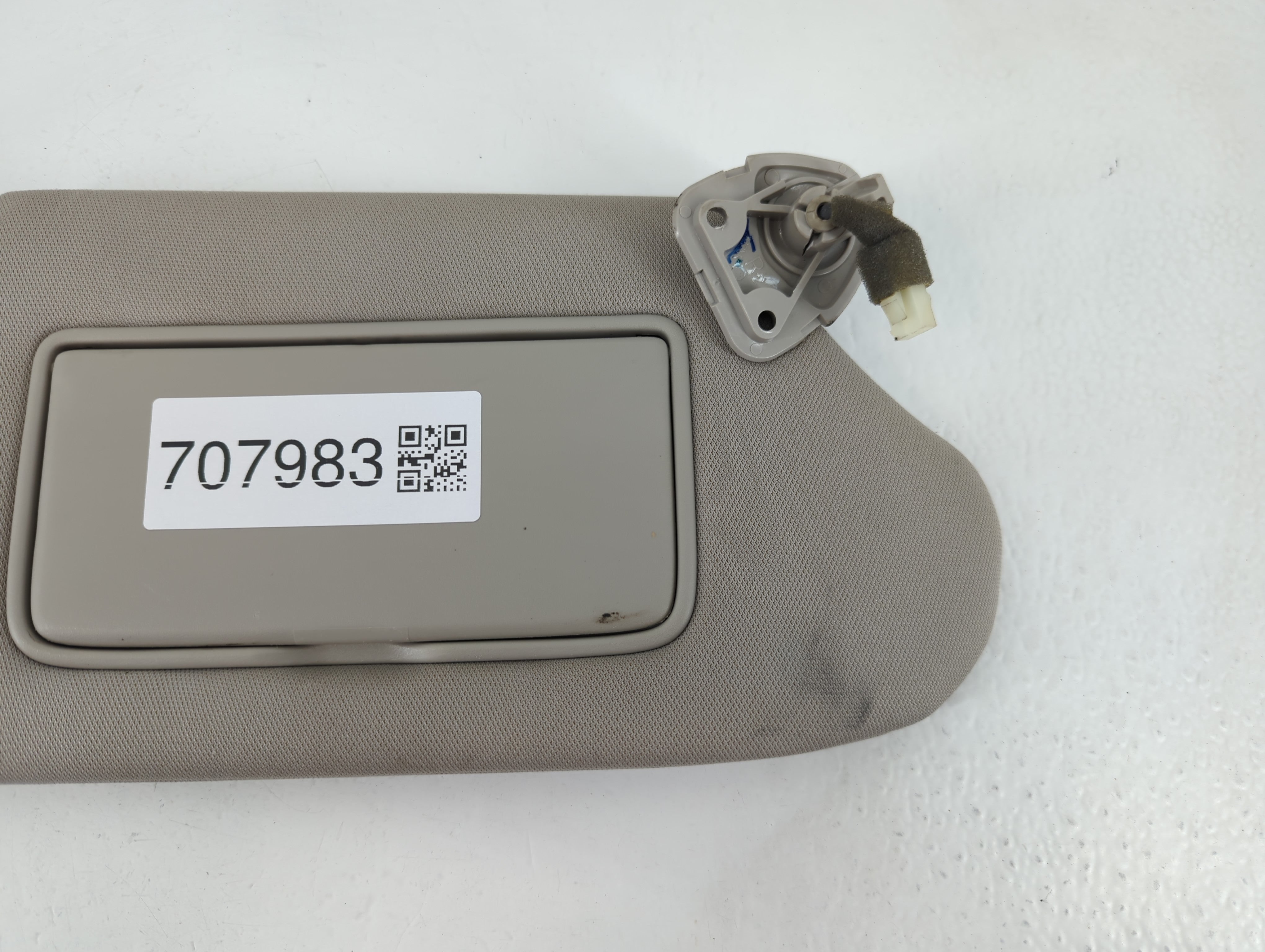 2013-2018 Nissan Altima Sun Visor Shade Replacement Passenger Right Mirror Fits Fits 2013 2014 2015 2016 2017 2018 OEM Used Auto Parts - Oemusedautoparts1.com