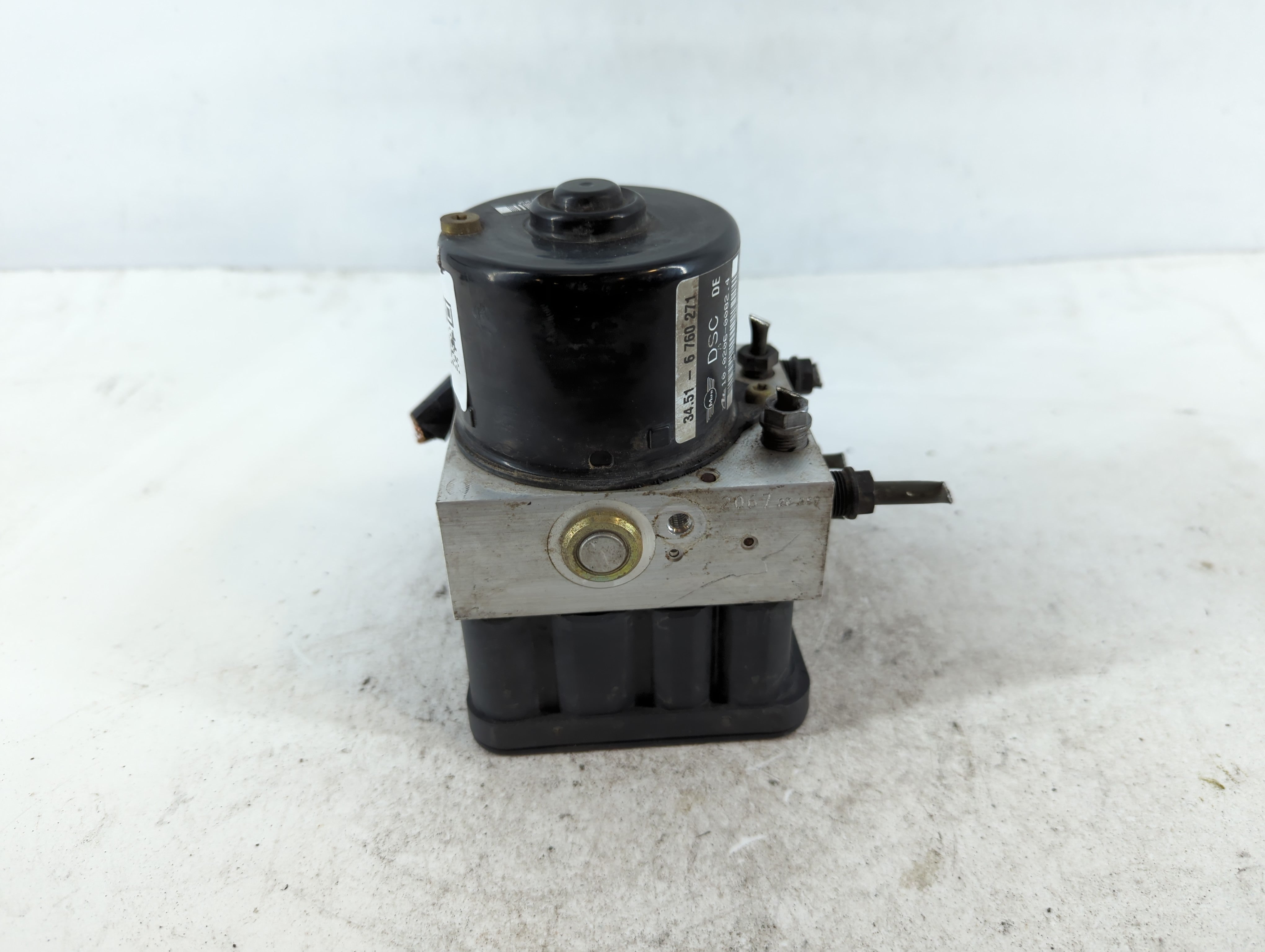 2003 Mini Cooper ABS Pump Control Module Replacement P/N:3451-6 760 271 Fits OEM Used Auto Parts - Oemusedautoparts1.com