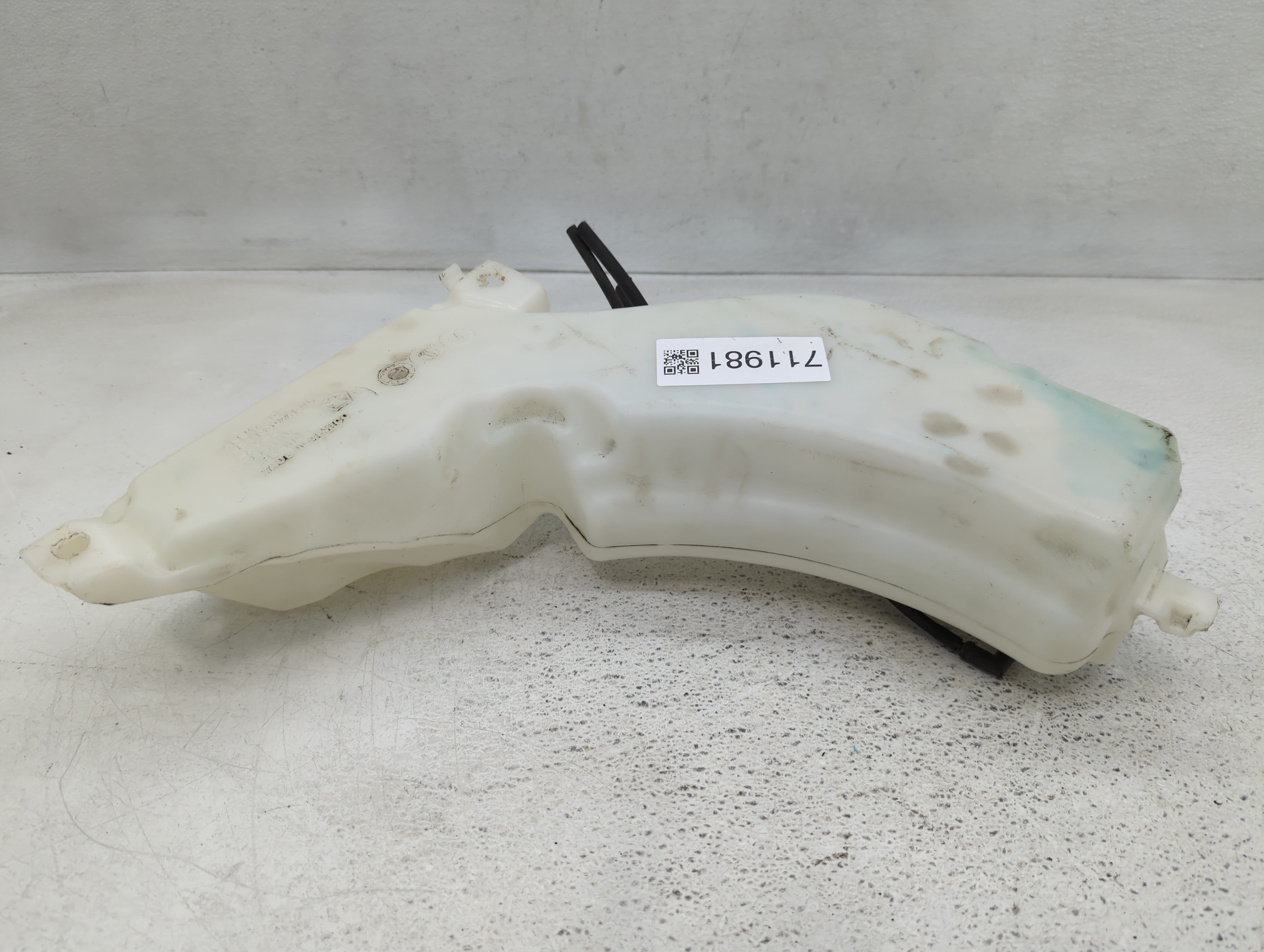 2017 Dodge Journey Windshield Washer Fluid Reservoir Bottle Oem - Oemusedautoparts1.com