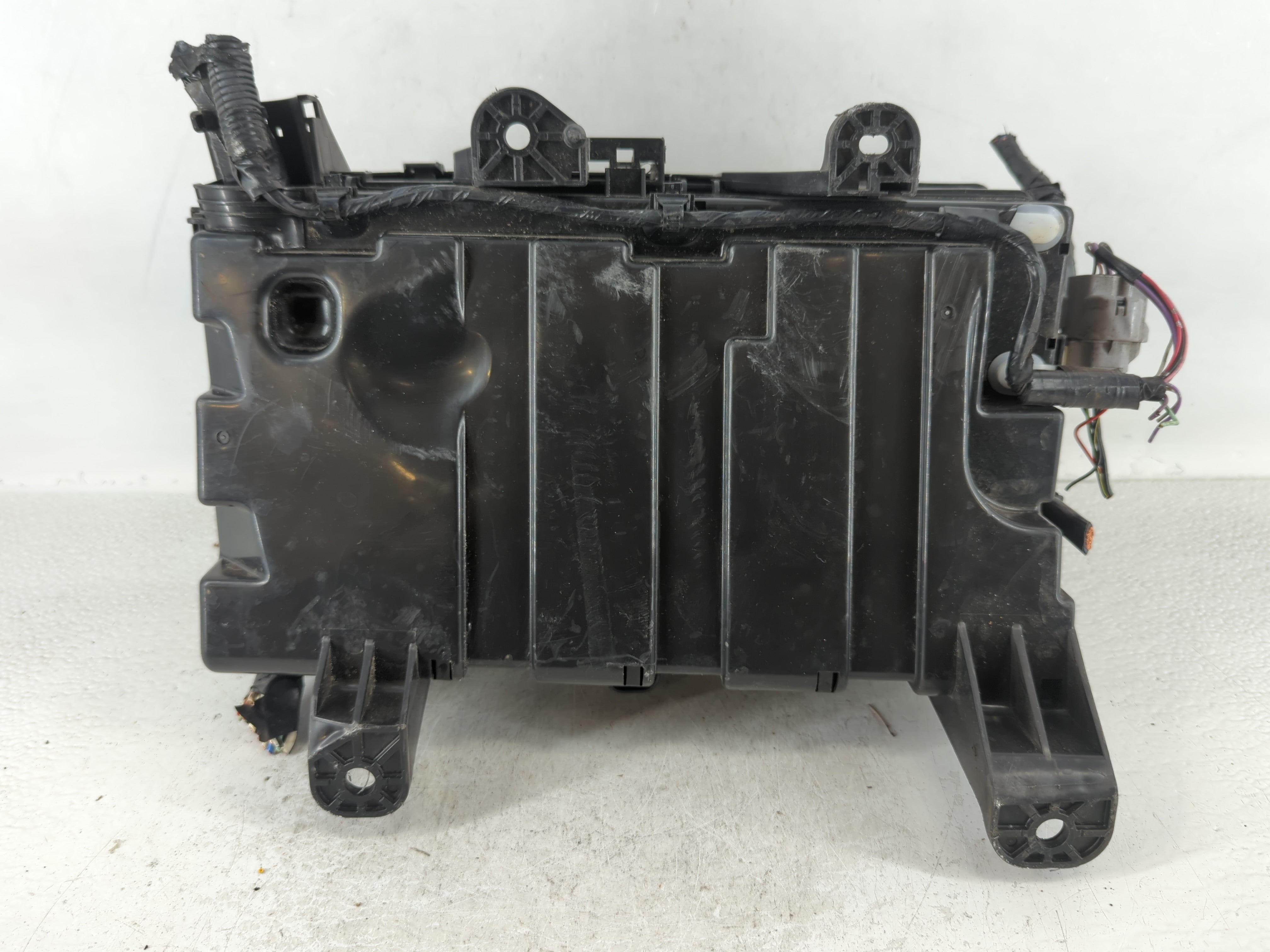 2009-2011 Toyota Sequoia Fusebox Fuse Box Panel Relay Module P/N:82661-0C260 Fits Fits 2009 2010 2011 OEM Used Auto Parts - Oemusedautoparts1.com