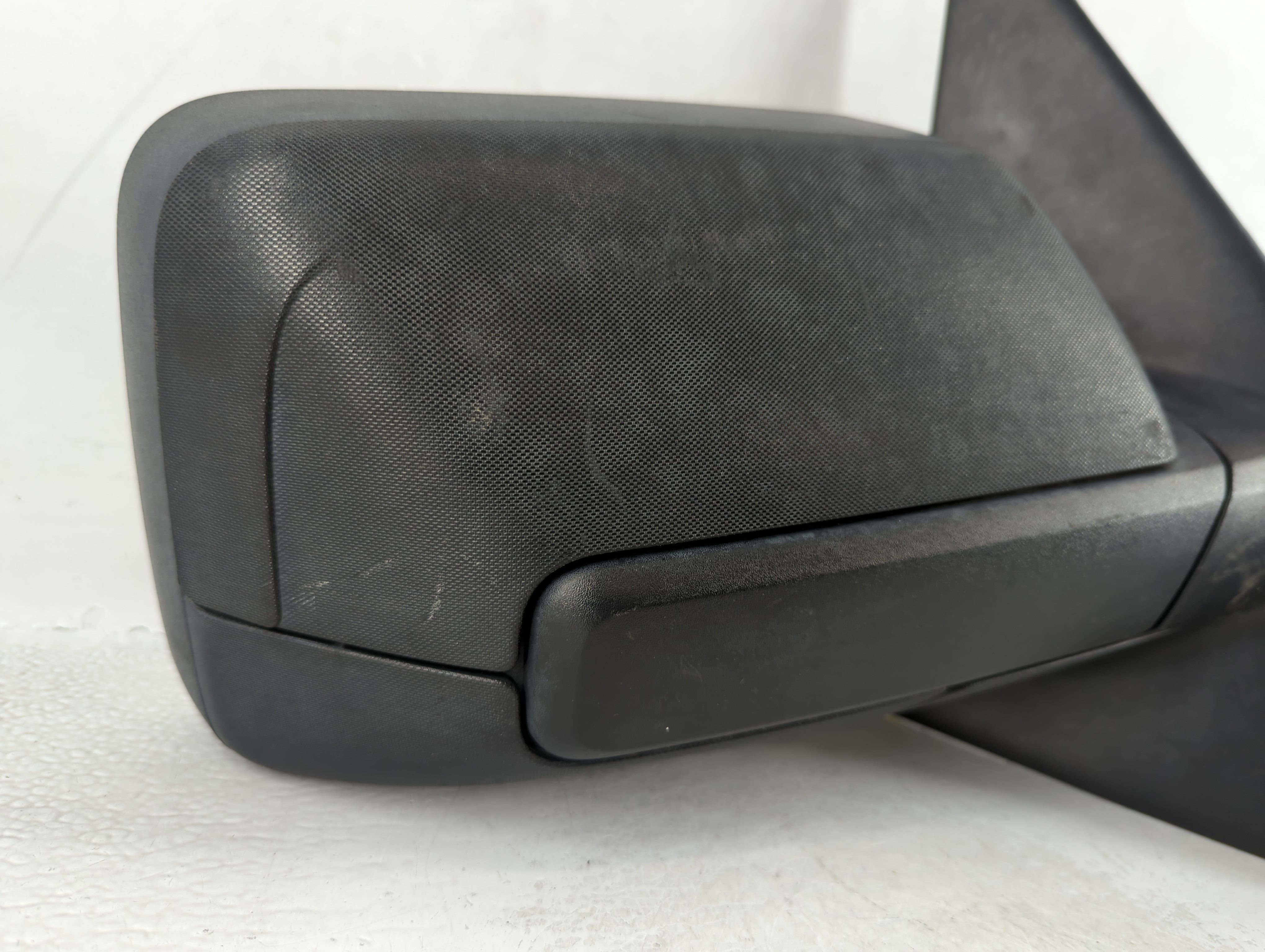 2007 Ford Expedition Side Mirror Replacement Passenger Right View Door Mirror P/N:011506187 054 3712 Fits OEM Used Auto Parts - Oemusedautoparts1.com