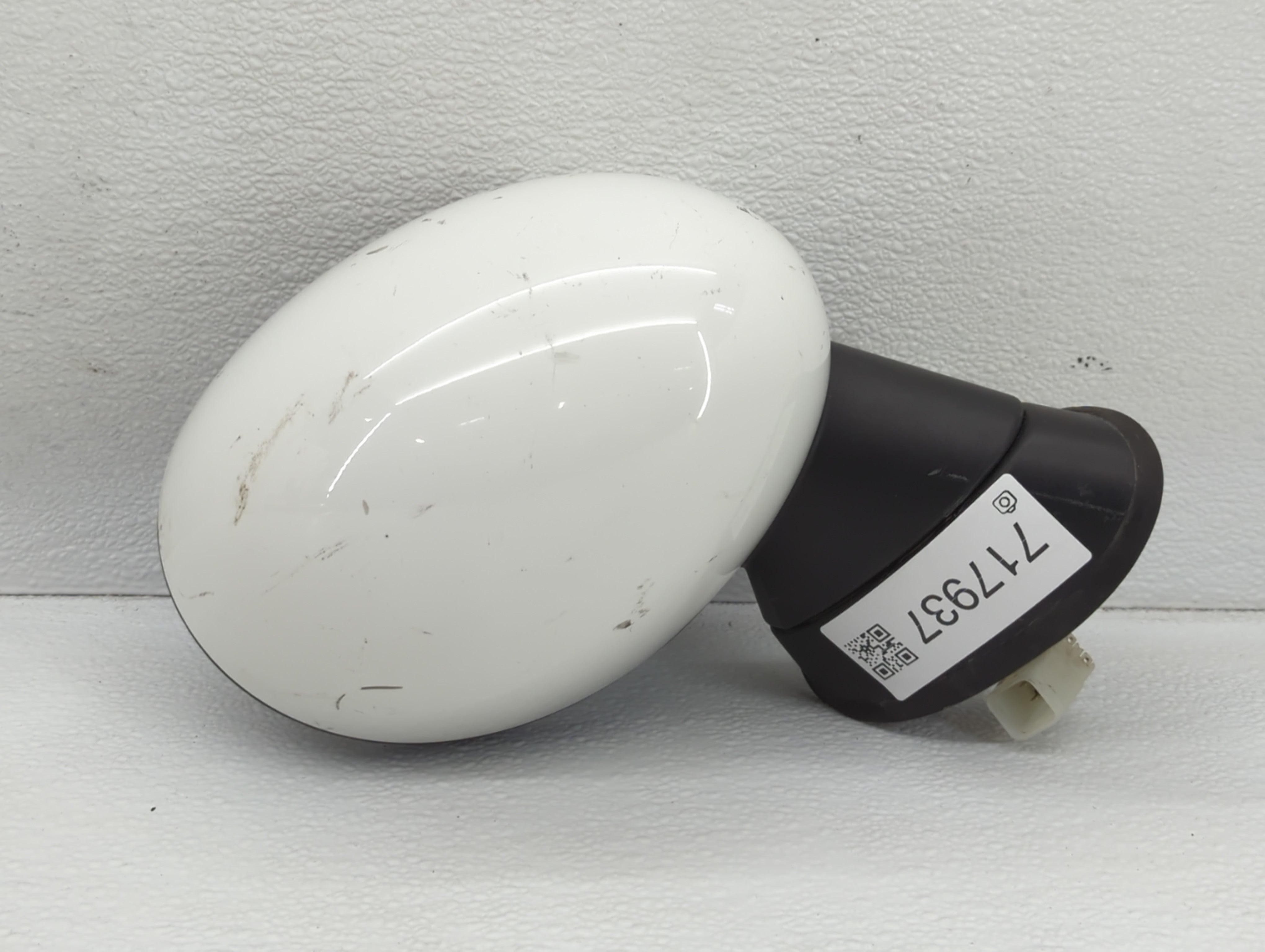 2015 Mini Cooper Passenger Right Side View Manual Door Mirror White - Oemusedautoparts1.com