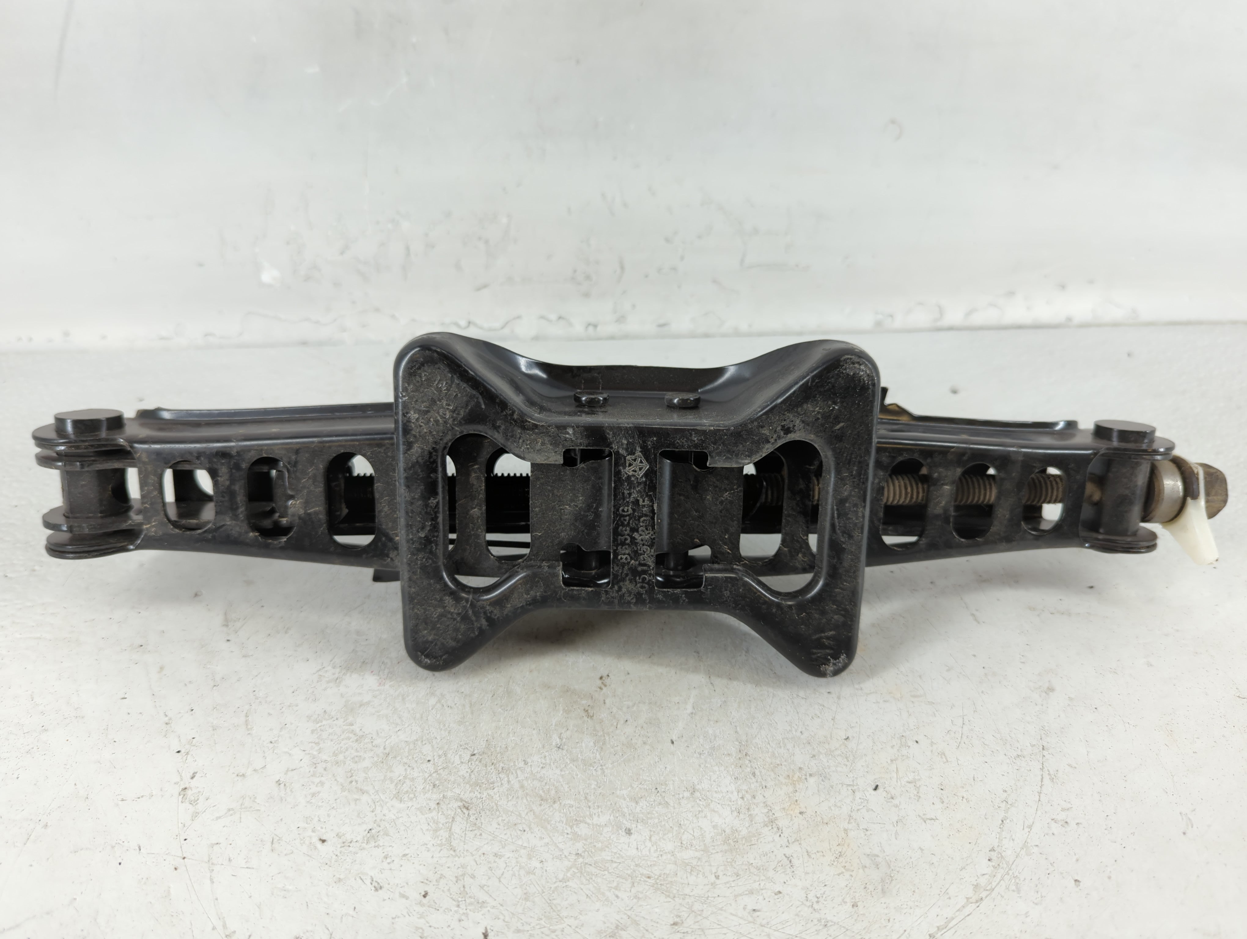 2016 Jeep Patriot Spare Scissor Car Jack - Oemusedautoparts1.com