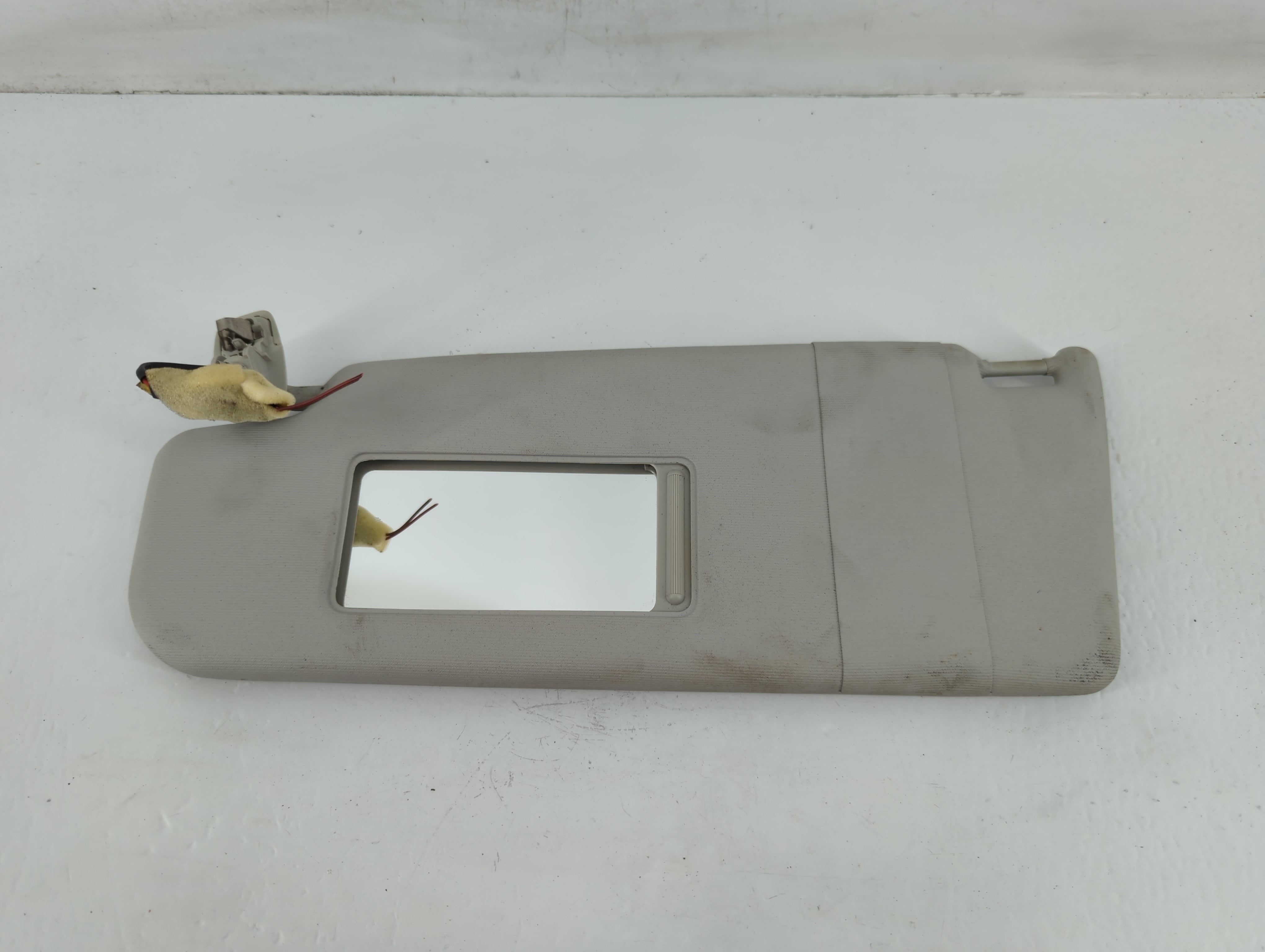2011-2018 Volkswagen Jetta Sun Visor Shade Replacement Passenger Right Mirror Fits Fits 2011 2012 2013 2014 2015 2016 2017 2018 OEM Used Auto Parts - Oemusedautoparts1.com