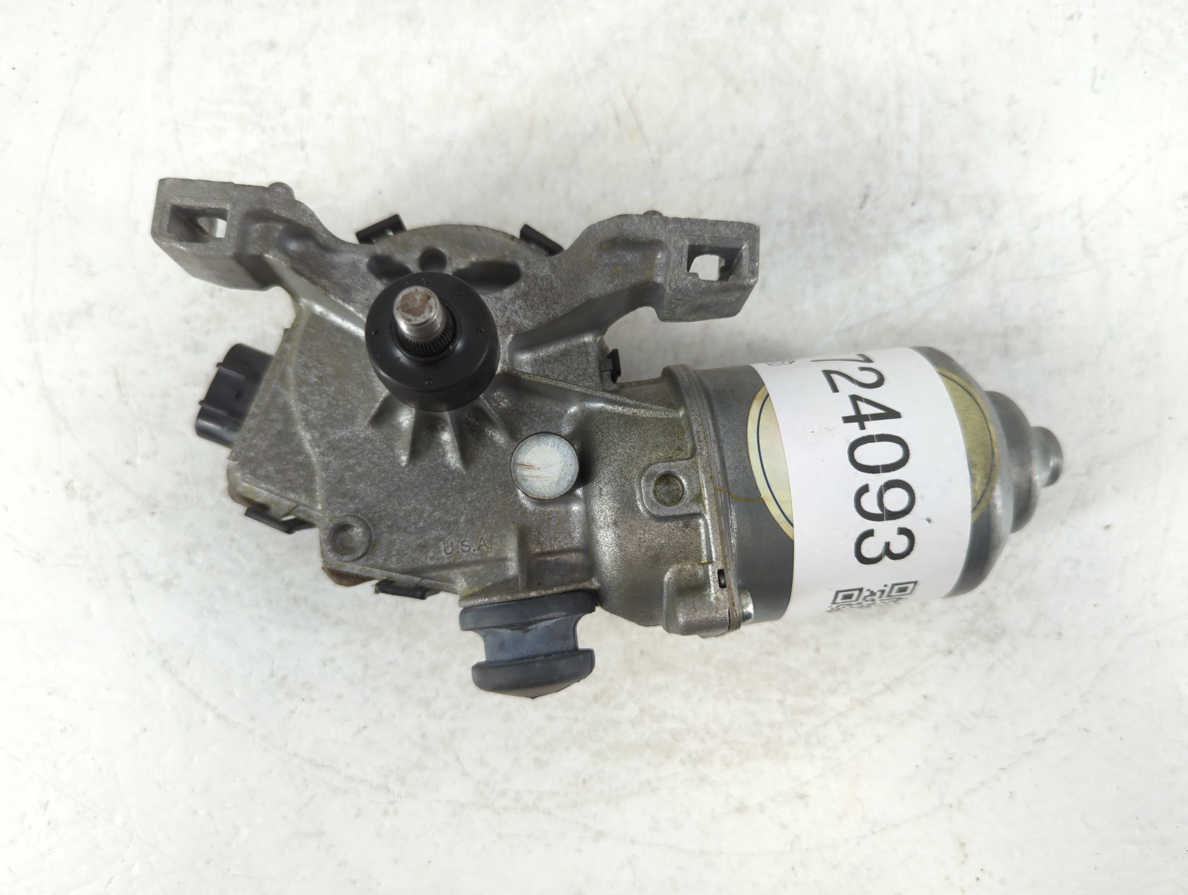 2016-2022 Jeep Grand Cherokee Front Windshield Wiper Motor P/N:AX159060-8131 682660523AB Fits OEM Used Auto Parts - Oemusedautoparts1.com