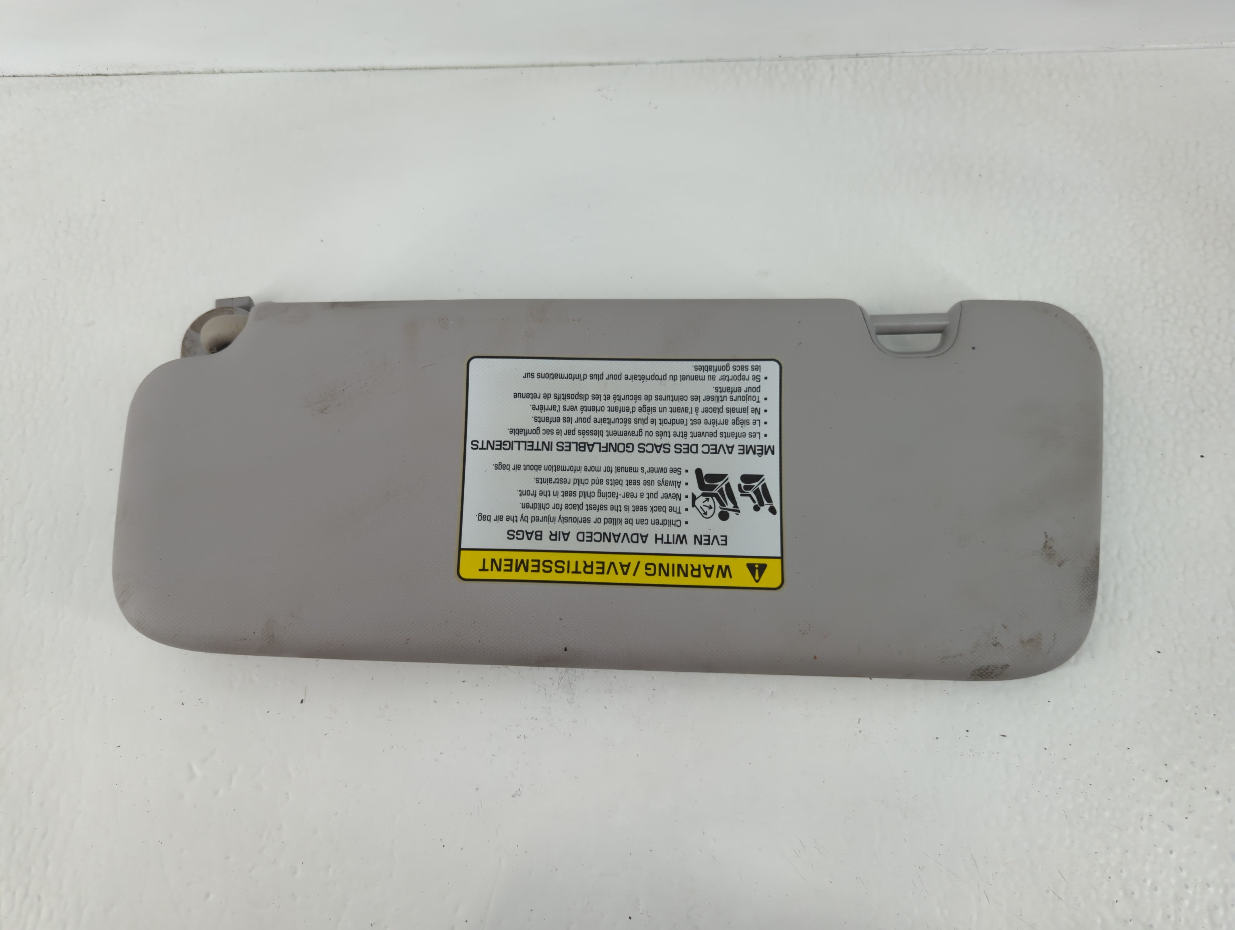 2017-2020 Hyundai Elantra Sun Visor Shade Replacement Passenger Right Mirror Fits Fits 2017 2018 2019 2020 OEM Used Auto Parts - Oemusedautoparts1.com