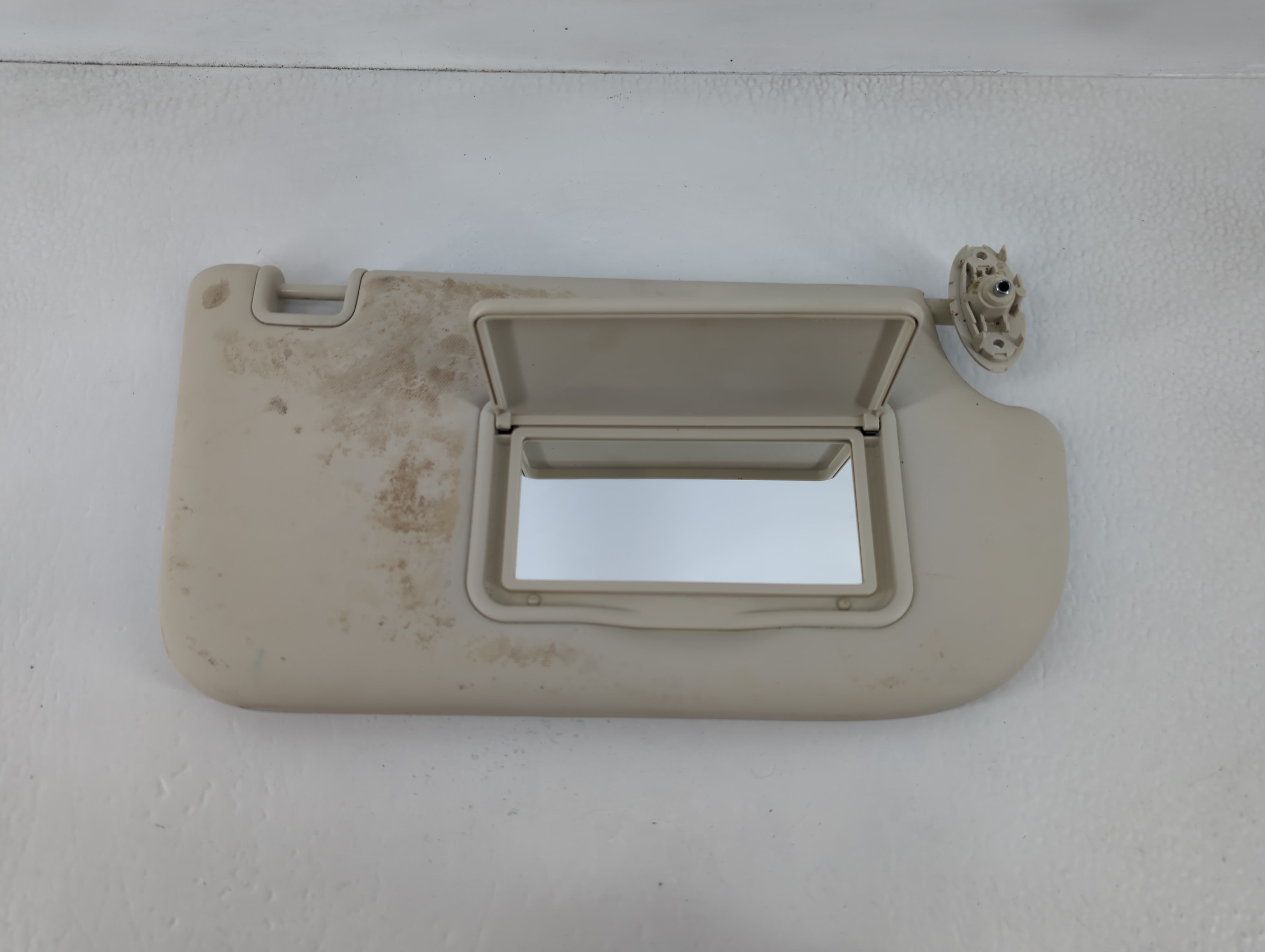 2013-2015 Ford Focus Sun Visor Shade Replacement Passenger Right Mirror Fits Fits 2013 2014 2015 OEM Used Auto Parts - Oemusedautoparts1.com