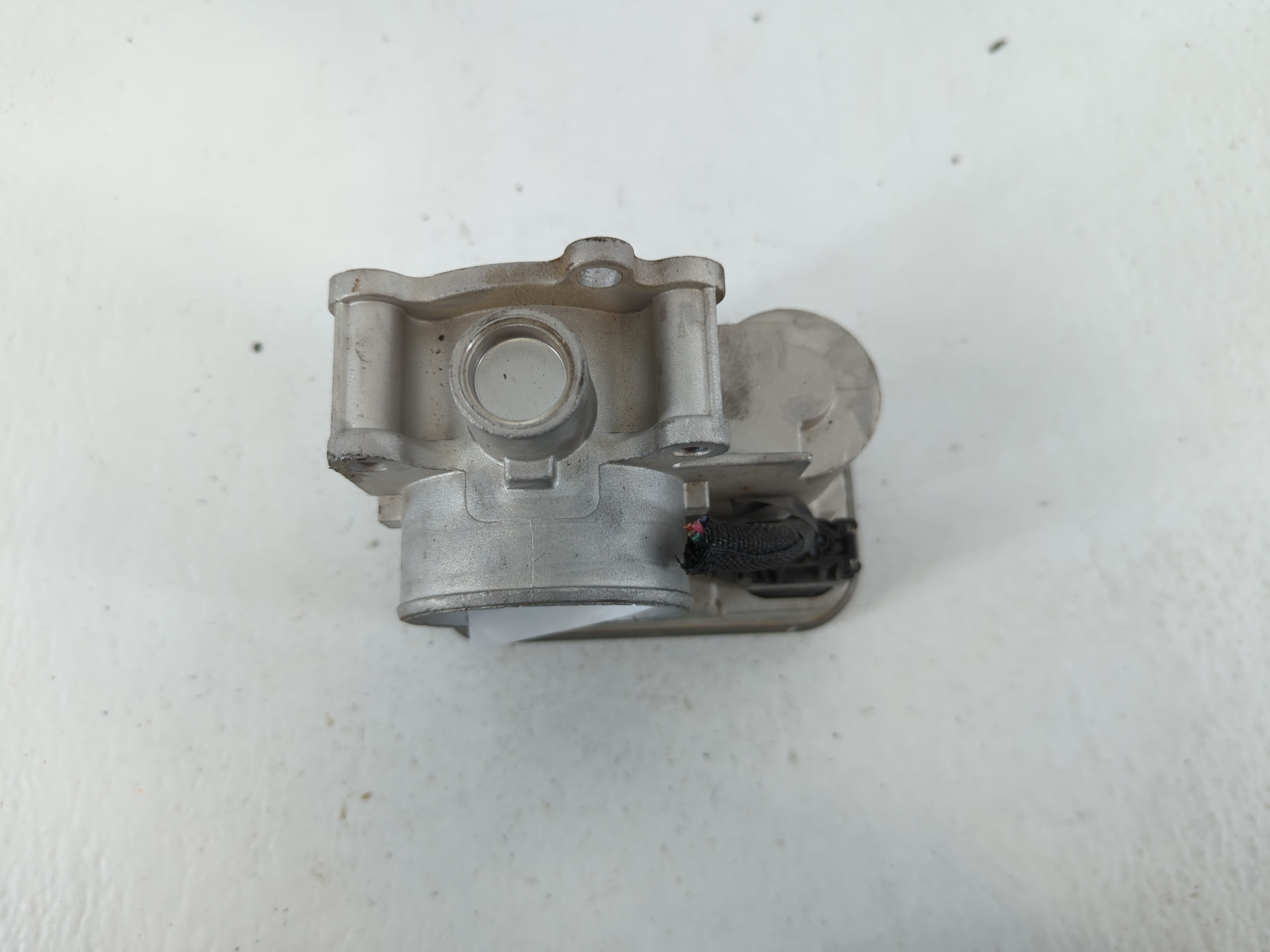2016 Jeep Compass Throttle Body P/N:09022A2 833063 Fits Fits 2007 2008 2009 2010 2011 2012 2013 2014 2015 2017 2018 OEM Used Auto Parts - Oemusedautoparts1.com