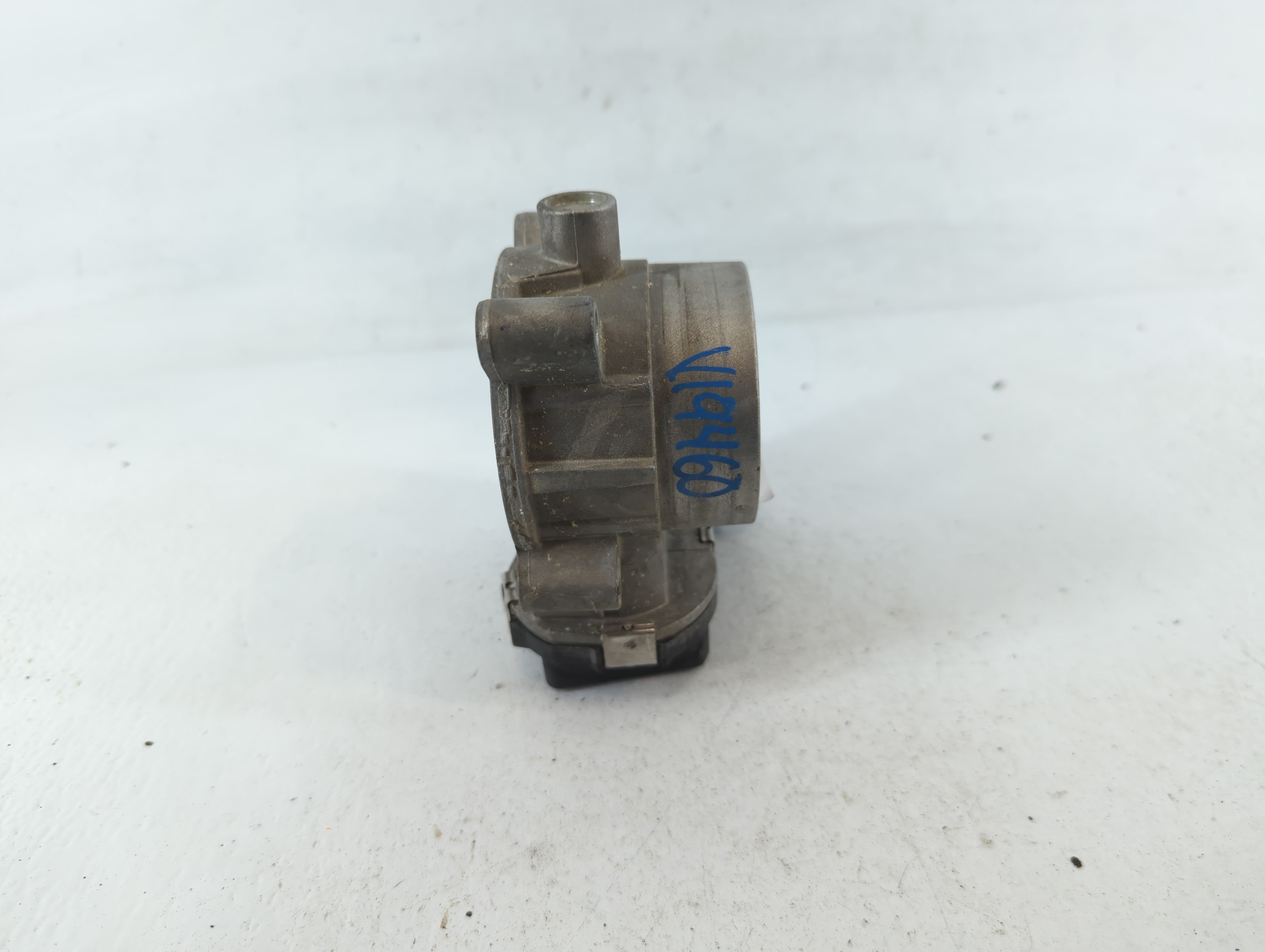 2015-2017 Chrysler 200 Throttle Body P/N:04891970AR Fits Fits 2014 2015 2016 2017 2018 2019 2020 2021 2022 OEM Used Auto Parts - Oemusedautoparts1.com