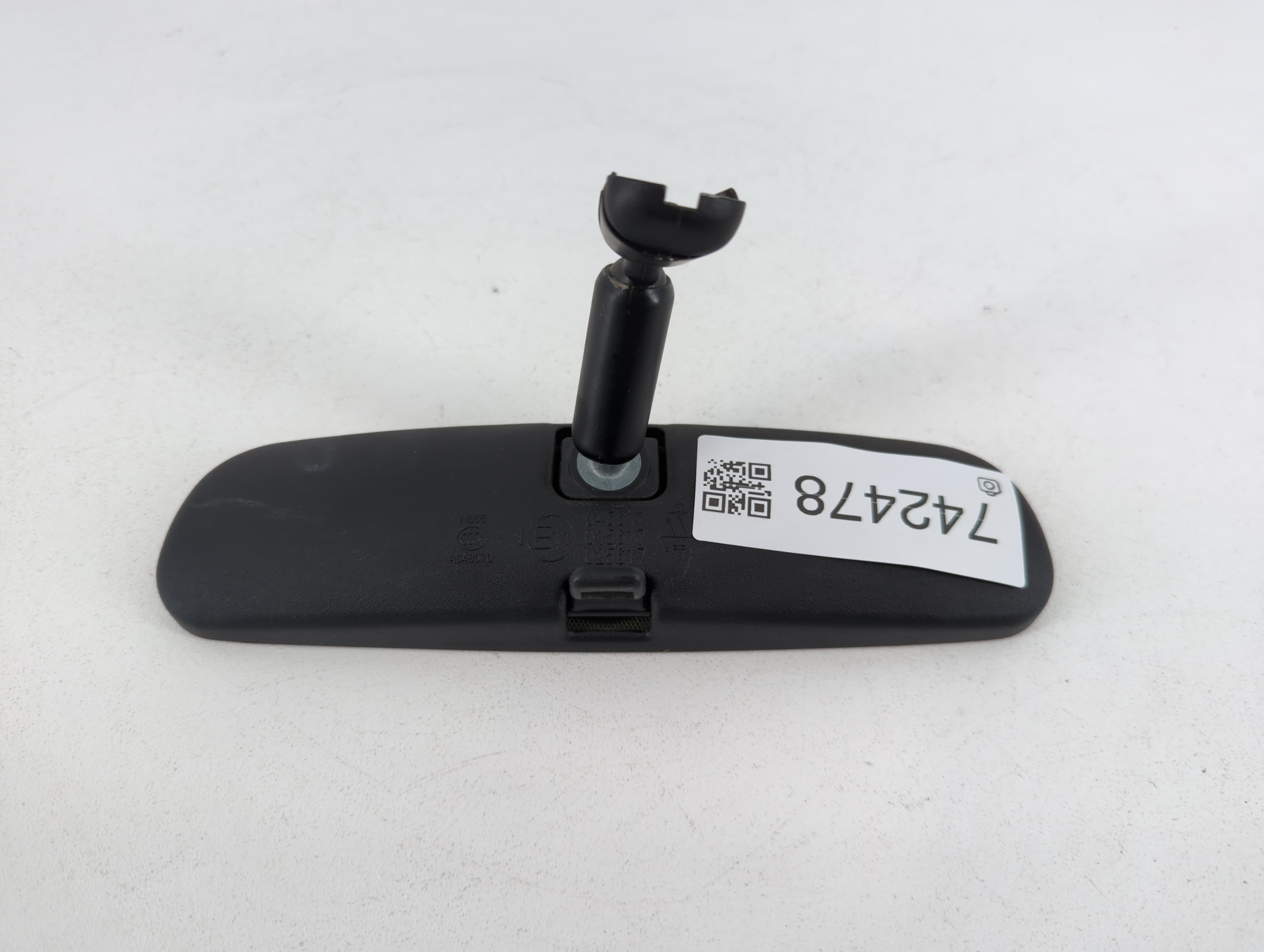 2017-2019 Ford Escape Interior Rear View Mirror Replacement OEM P/N:IE11045617 Fits Fits 2015 2016 2017 2018 2019 OEM Used Auto Parts - Oemusedautoparts1.com