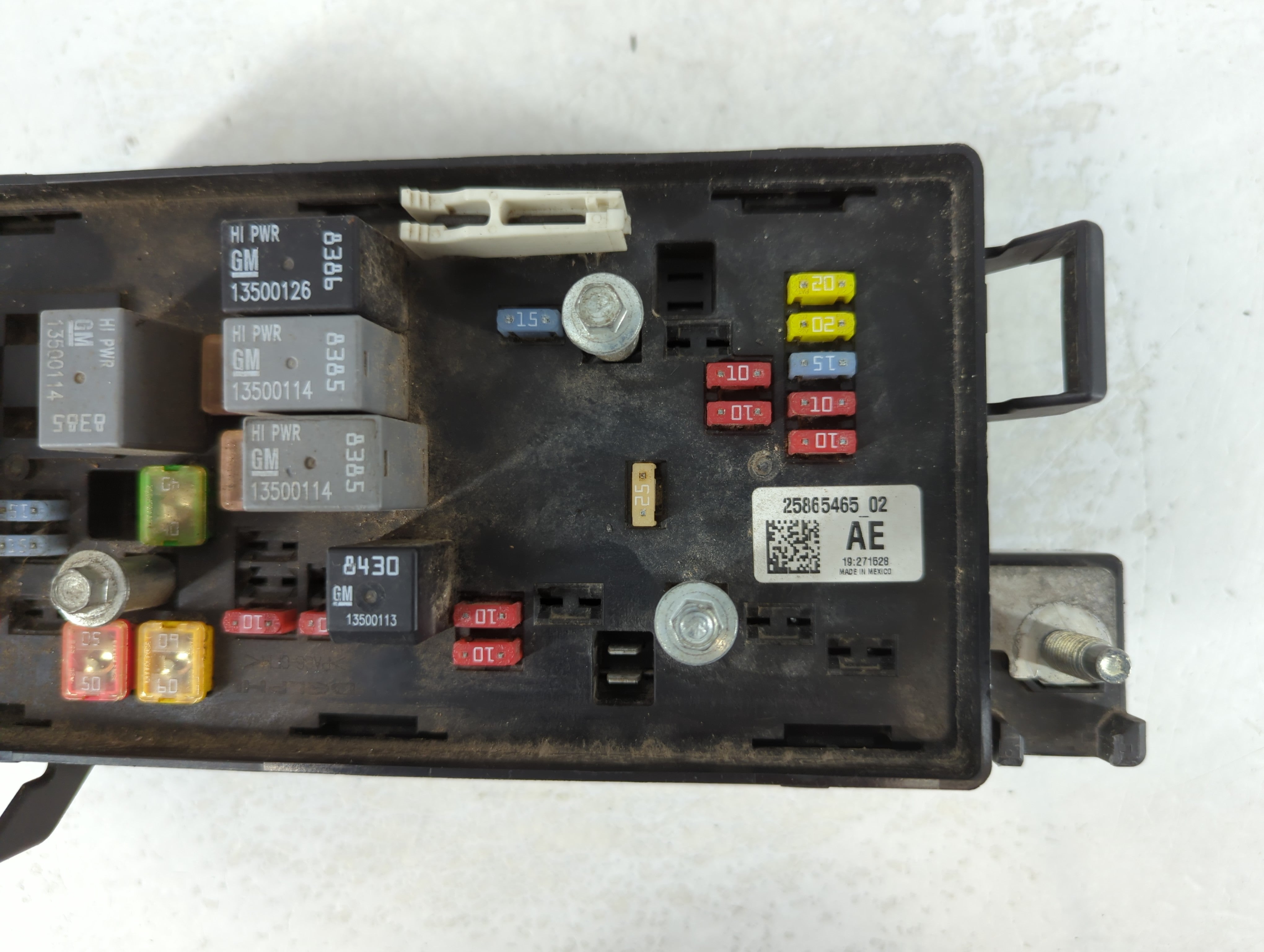 2008 Buick Lucerne Fusebox Fuse Box Panel Relay Module P/N:25865465_02 Fits OEM Used Auto Parts - Oemusedautoparts1.com
