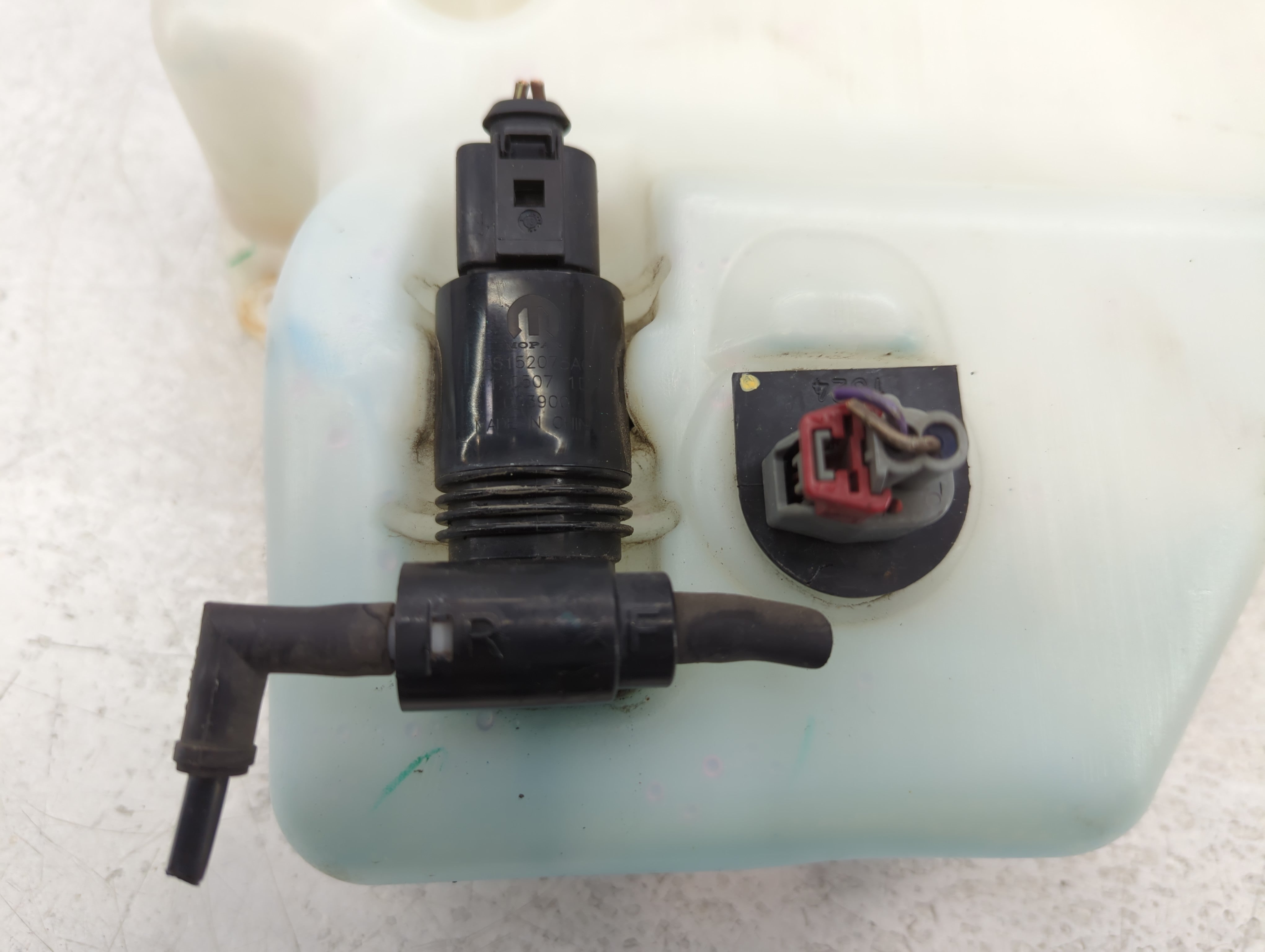 Dodge Caravan Windshield Washer Fluid Reservoir Bottle Oem - Oemusedautoparts1.com