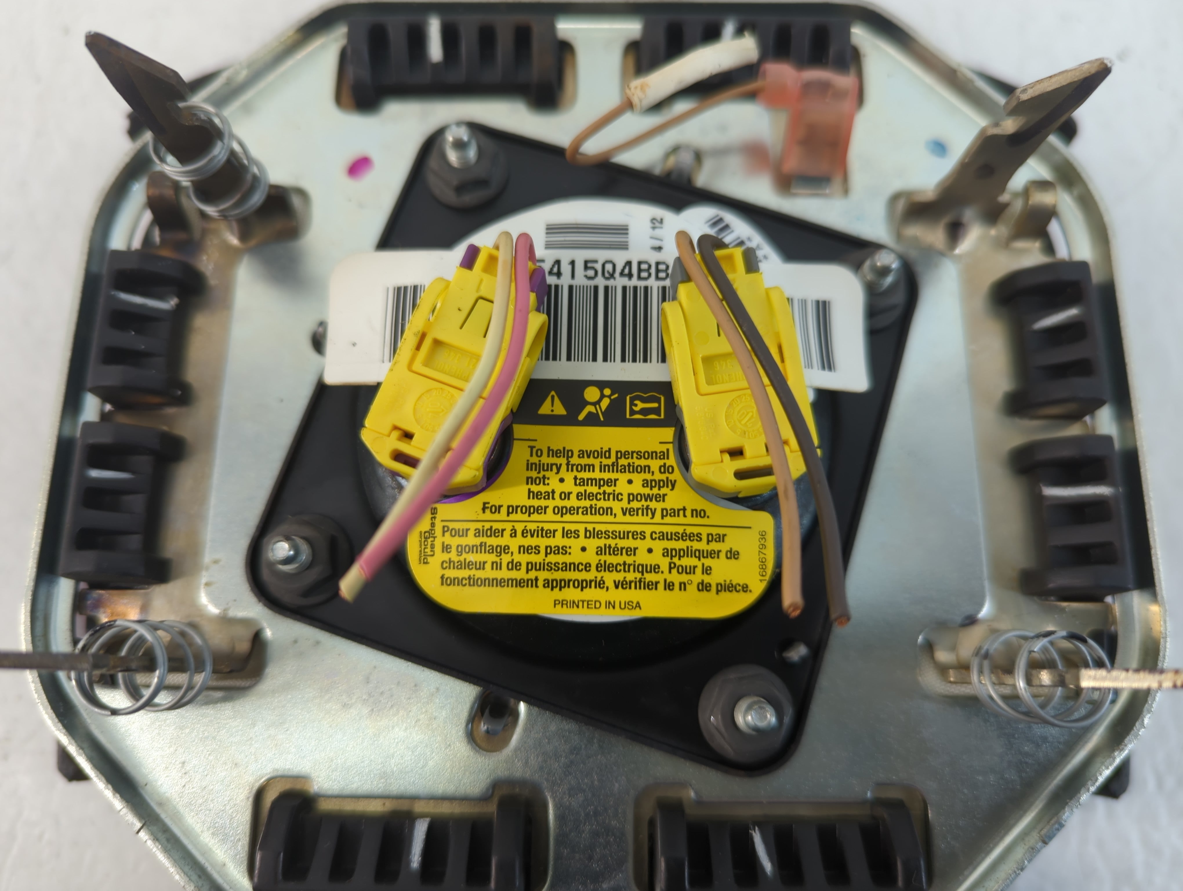 2005-2006 Pontiac G6 Air Bag Driver Left Steering Wheel Mounted P/N:AB5415Q4BB1NEC Fits Fits 2005 2006 OEM Used Auto Parts - Oemusedautoparts1.com