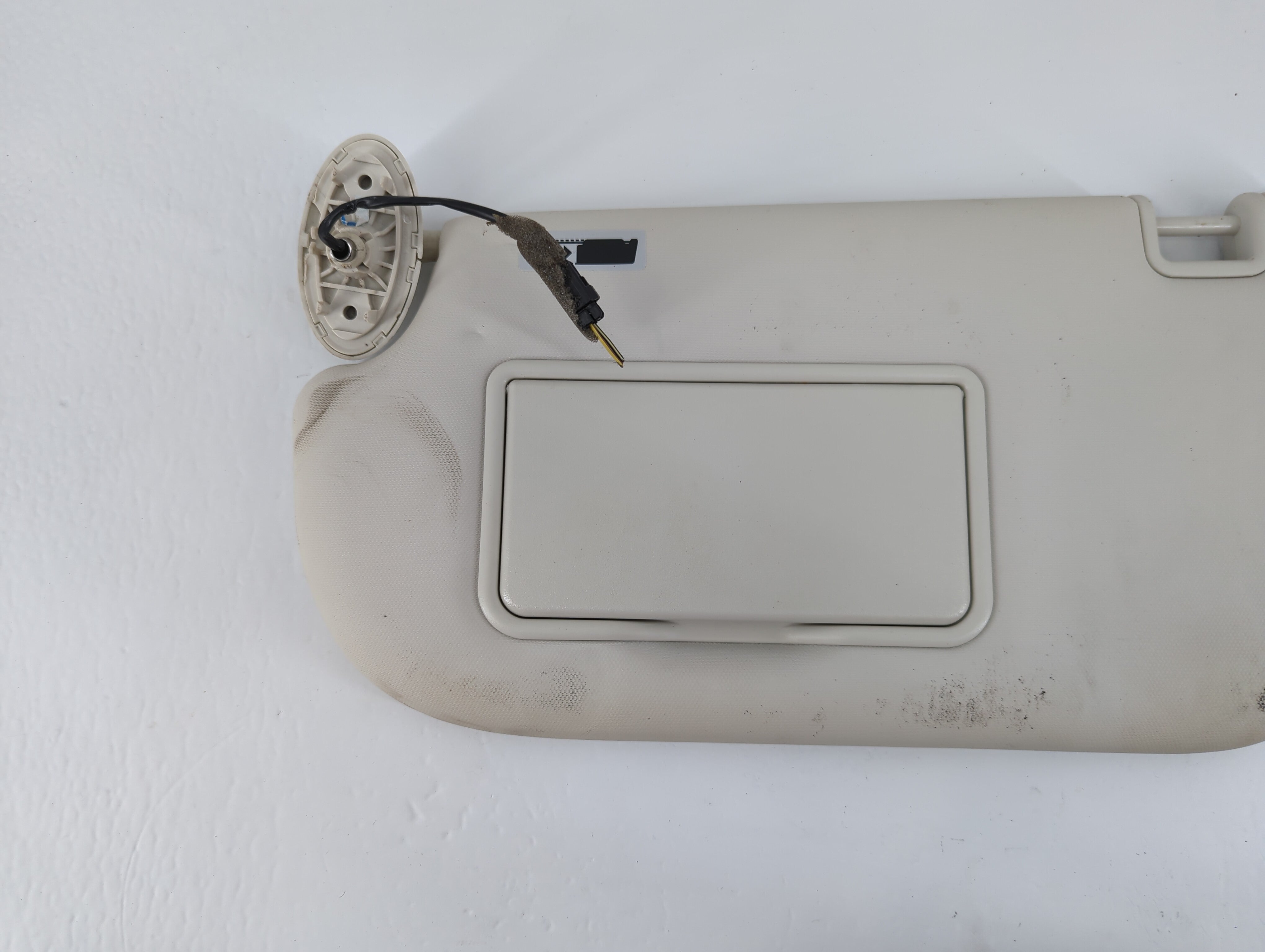 2013-2019 Ford Escape Sun Visor Shade Replacement Driver Left Mirror Fits Fits 2013 2014 2015 2016 2017 2018 2019 OEM Used Auto Parts - Oemusedautoparts1.com