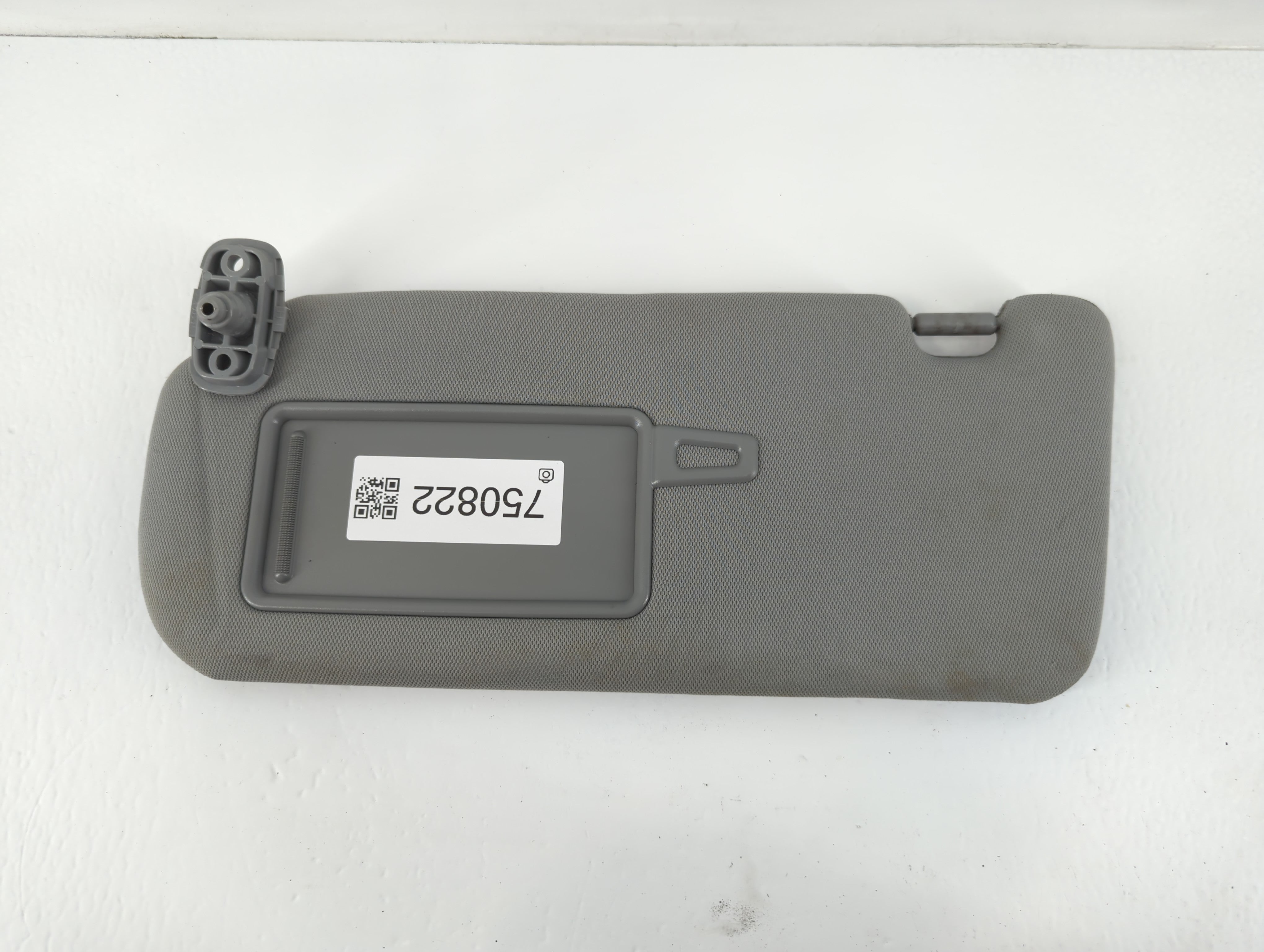 2011-2015 Kia Sorento Sun Visor Shade Replacement Driver Left Mirror Fits Fits 2011 2012 2013 2014 2015 OEM Used Auto Parts - Oemusedautoparts1.com