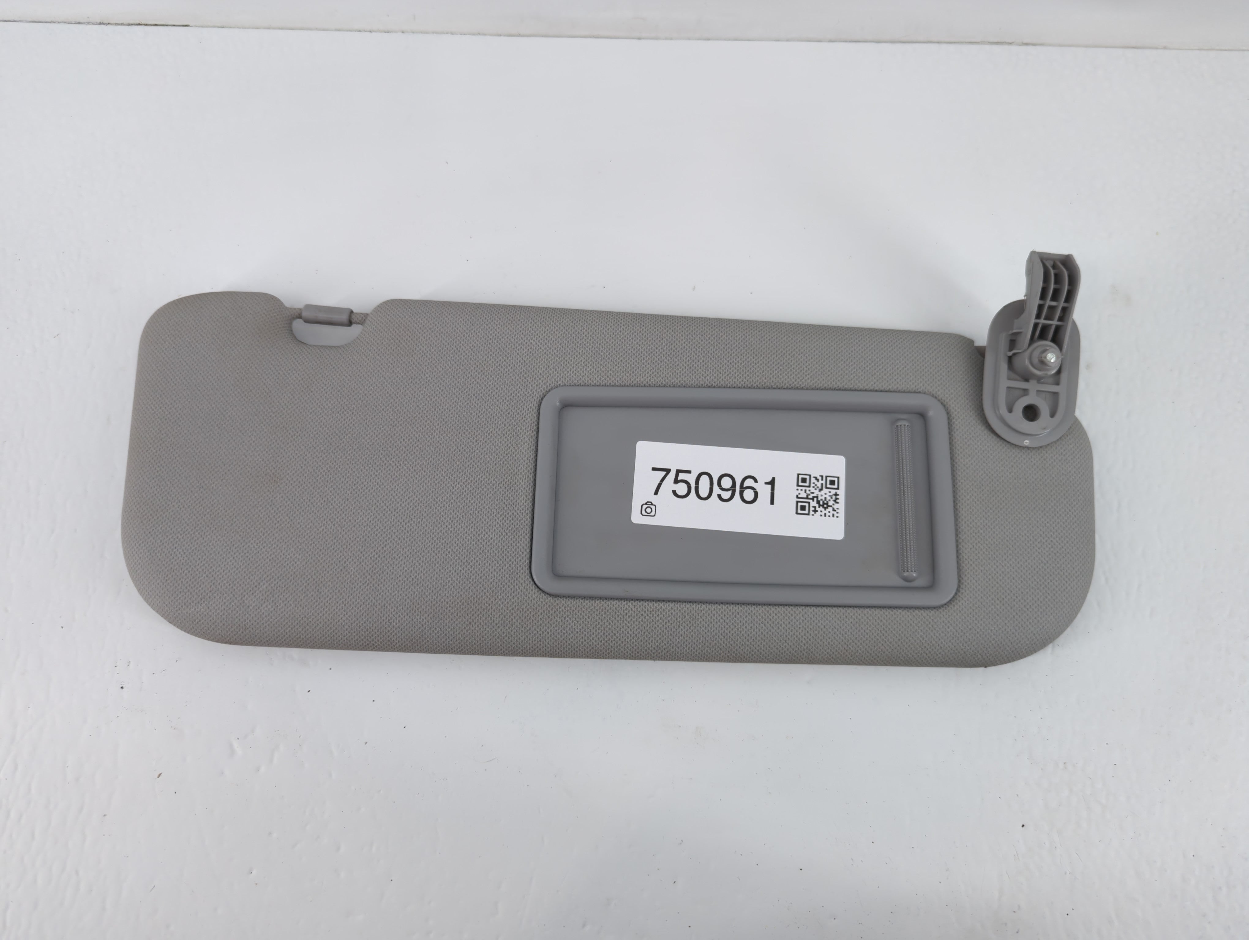 2014-2016 Hyundai Elantra Sun Visor Shade Replacement Passenger Right Mirror Fits Fits 2014 2015 2016 OEM Used Auto Parts - Oemusedautoparts1.com
