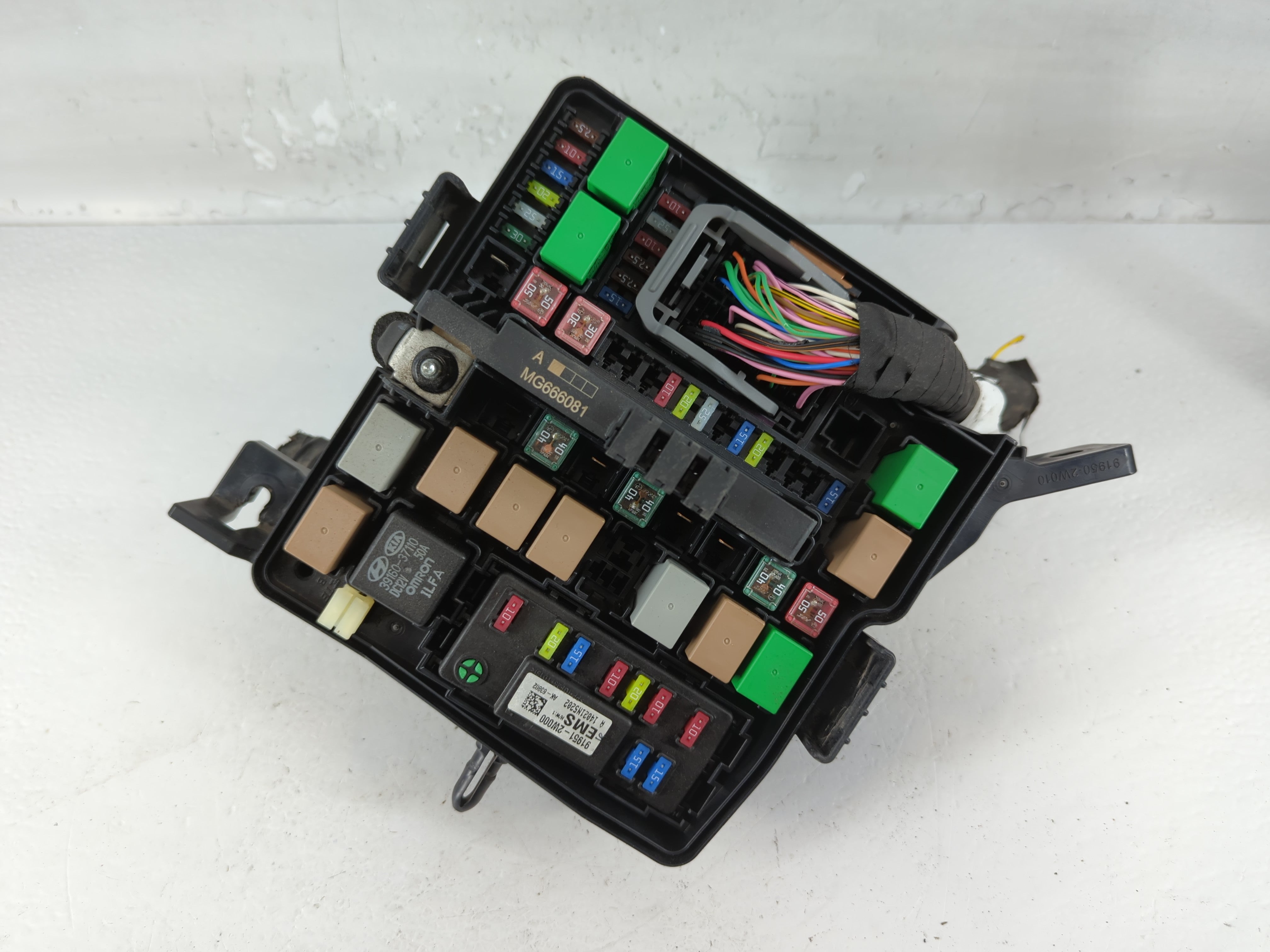 2014 Hyundai Santa Fe Fusebox Fuse Box Panel Relay Module P/N:91941-4Z011QQH Fits OEM Used Auto Parts - Oemusedautoparts1.com
