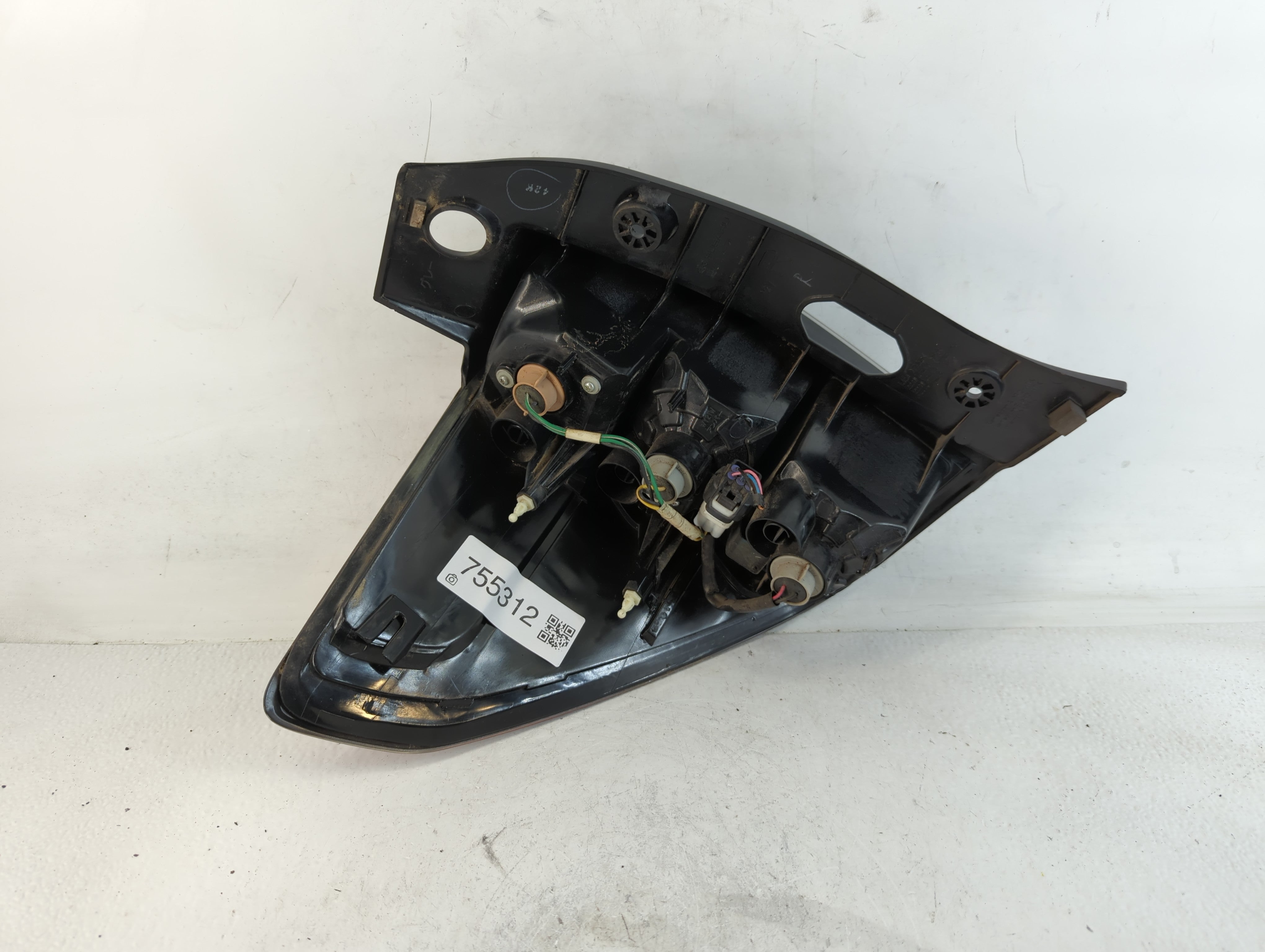 2011 Subaru Forester Tail Light Assembly Passenger Right OEM P/N:E132697 220-20046 Fits OEM Used Auto Parts - Oemusedautoparts1.com