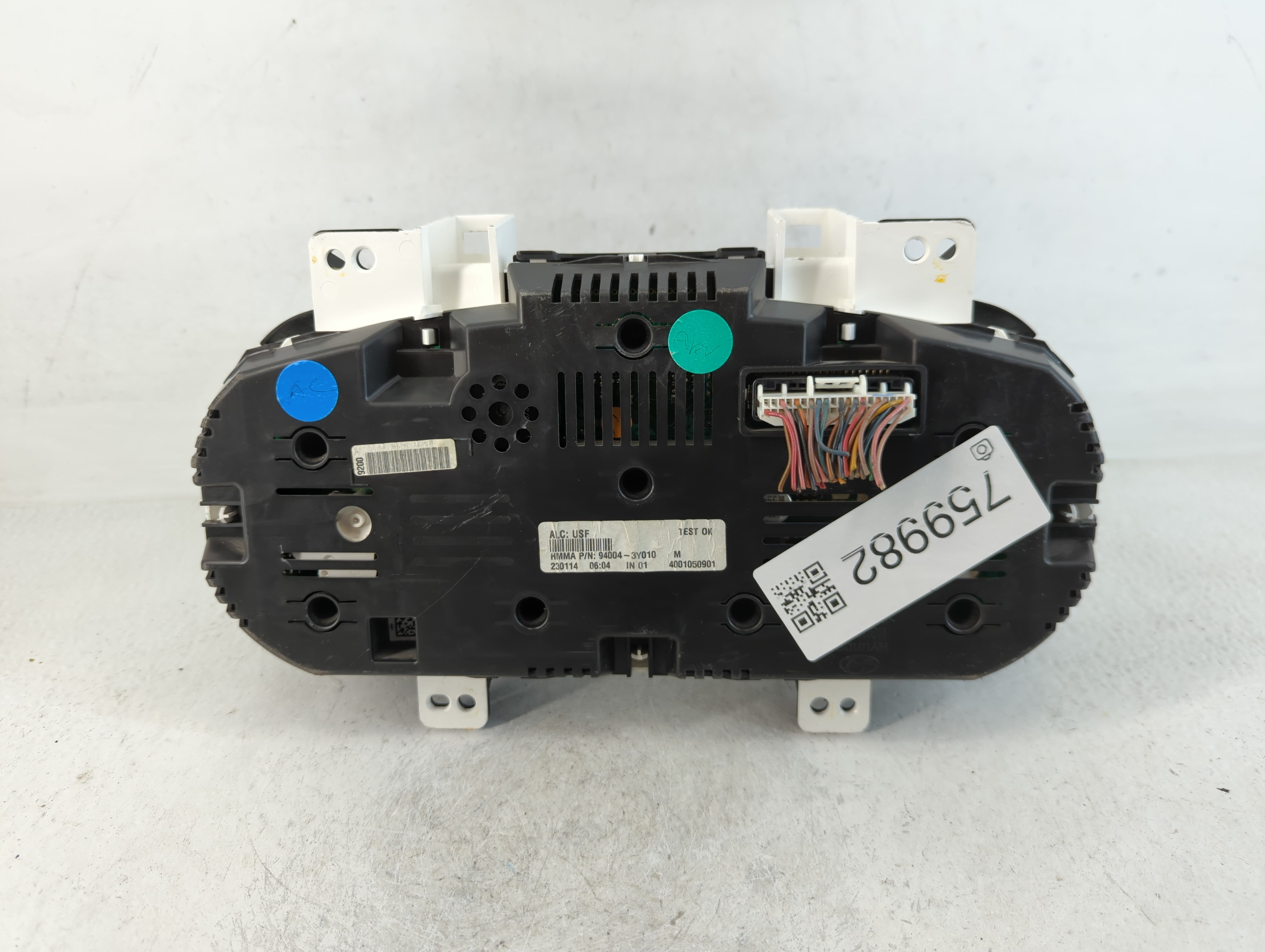 2014-2016 Hyundai Elantra Instrument Cluster Speedometer Gauges P/N:94004-3Y010 Fits Fits 2014 2015 2016 OEM Used Auto Parts - Oemusedautoparts1.com