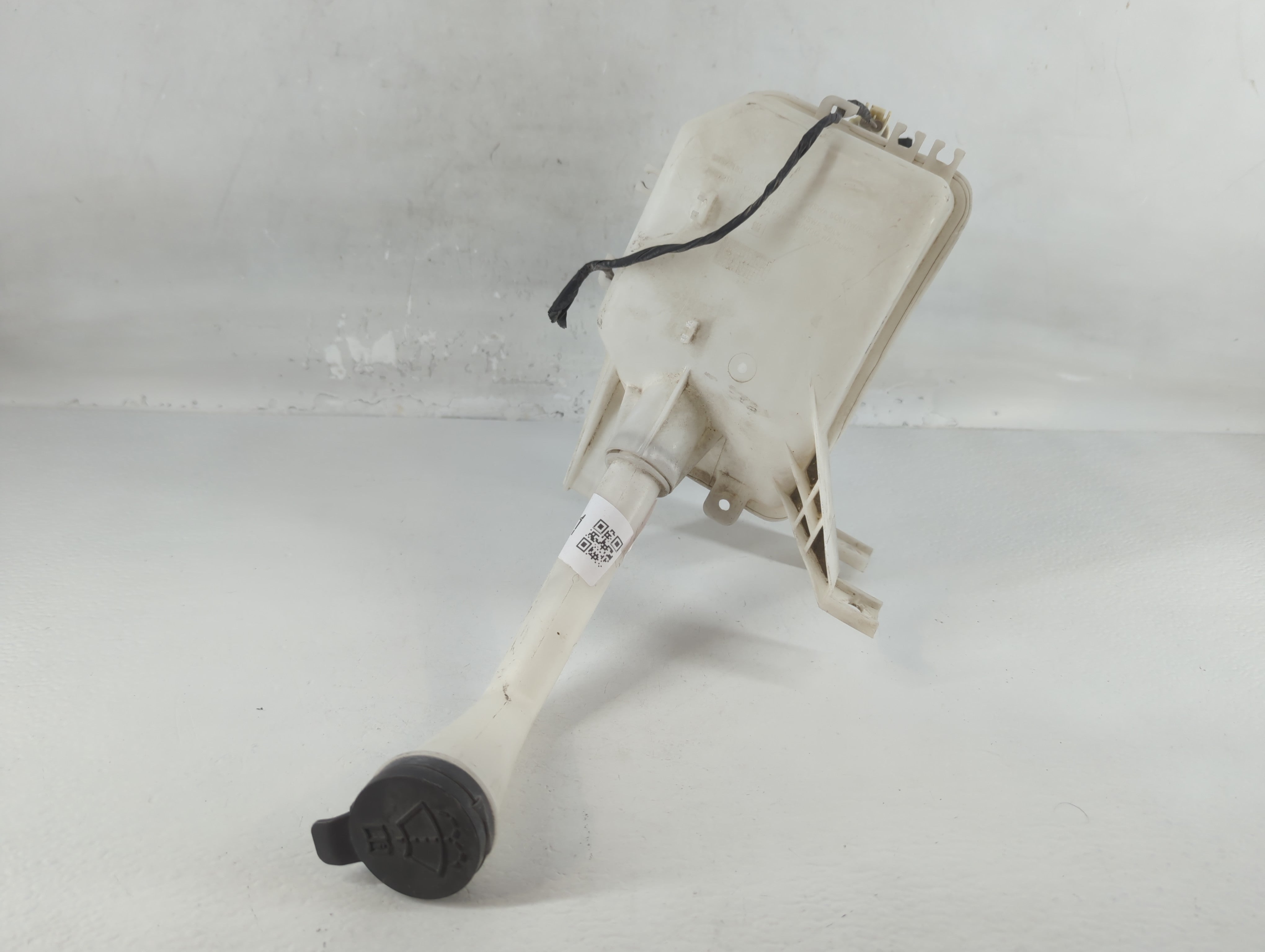 2013-2016 Chevrolet Spark Windshield Washer Fluid Reservoir Bottle Oem - Oemusedautoparts1.com