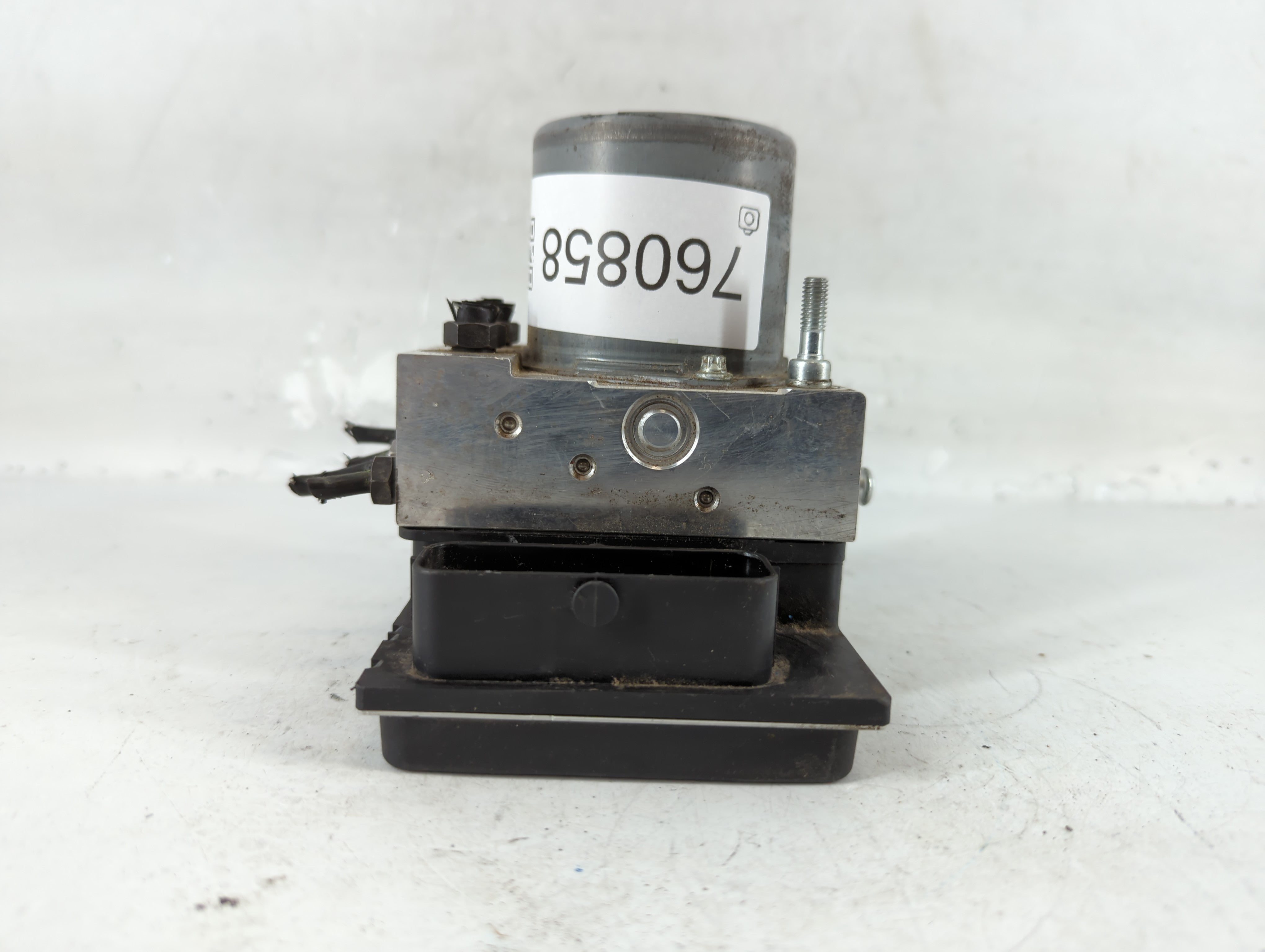 2007-2009 Audi A4 ABS Pump Control Module Replacement P/N:8E0 614 517BF 0 265 234 336 Fits Fits 2007 2008 2009 OEM Used Auto Parts - Oemusedautoparts1.com