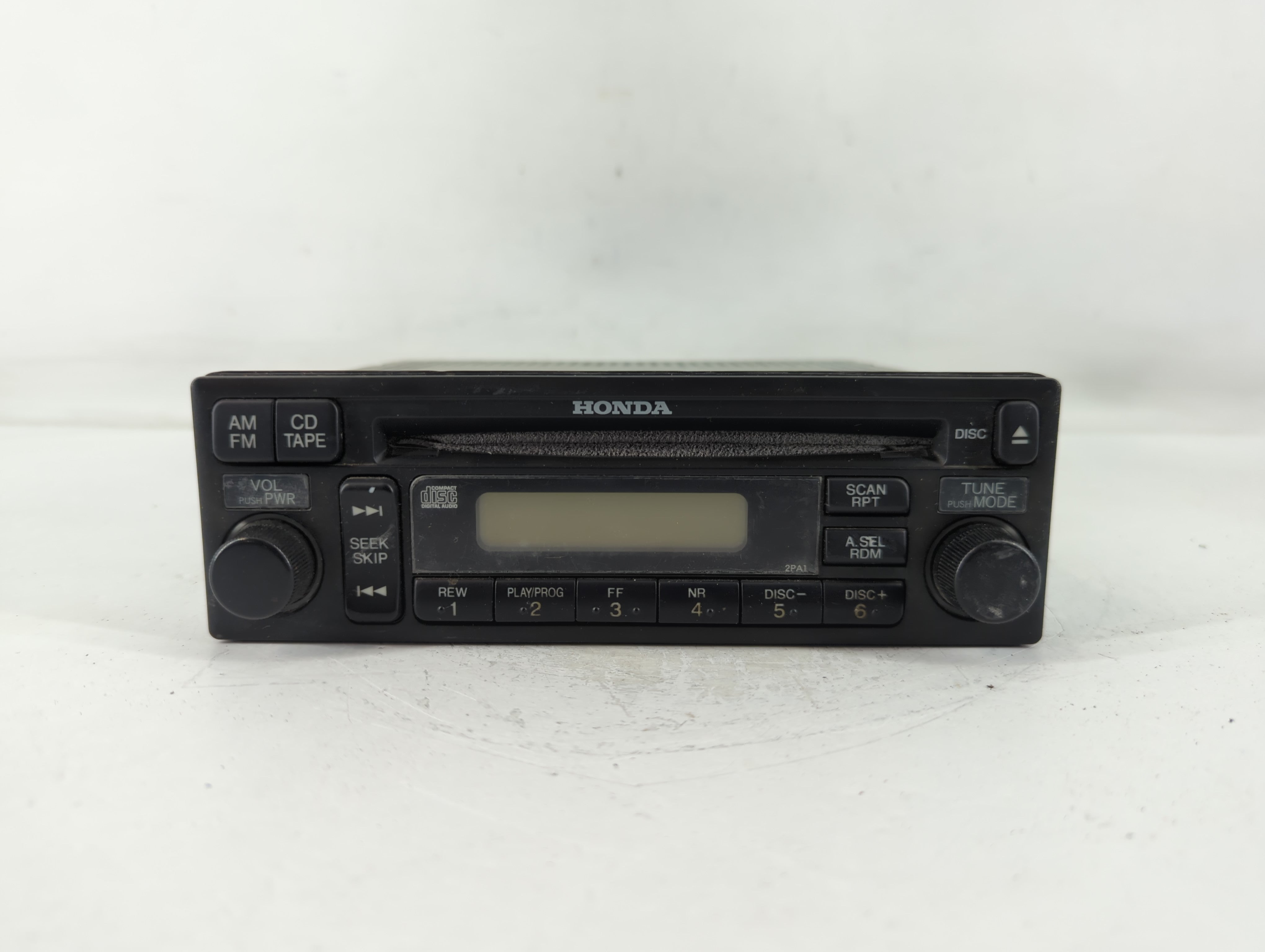 2001-2002 Honda Accord Radio AM FM Cd Player Receiver Replacement P/N:MF711A0 39100-S84-A410-M1 Fits Fits 2001 2002 OEM Used Auto Parts - Oemusedautoparts1.com