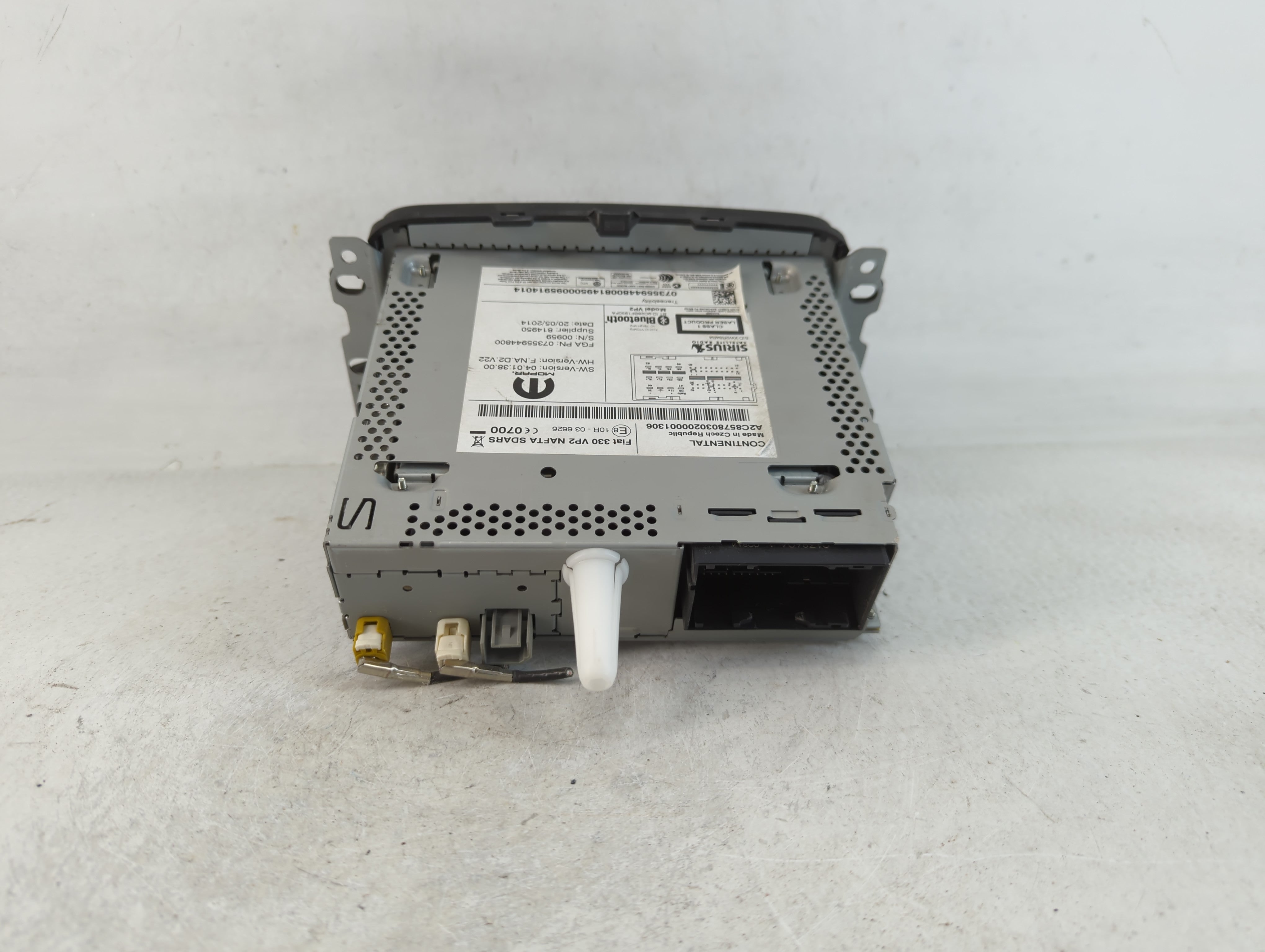 2012-2017 Fiat 500 Radio AM FM Cd Player Receiver Replacement P/N:07355944800 Fits Fits 2012 2013 2014 2015 2016 2017 OEM Used Auto Parts - Oemusedautoparts1.com