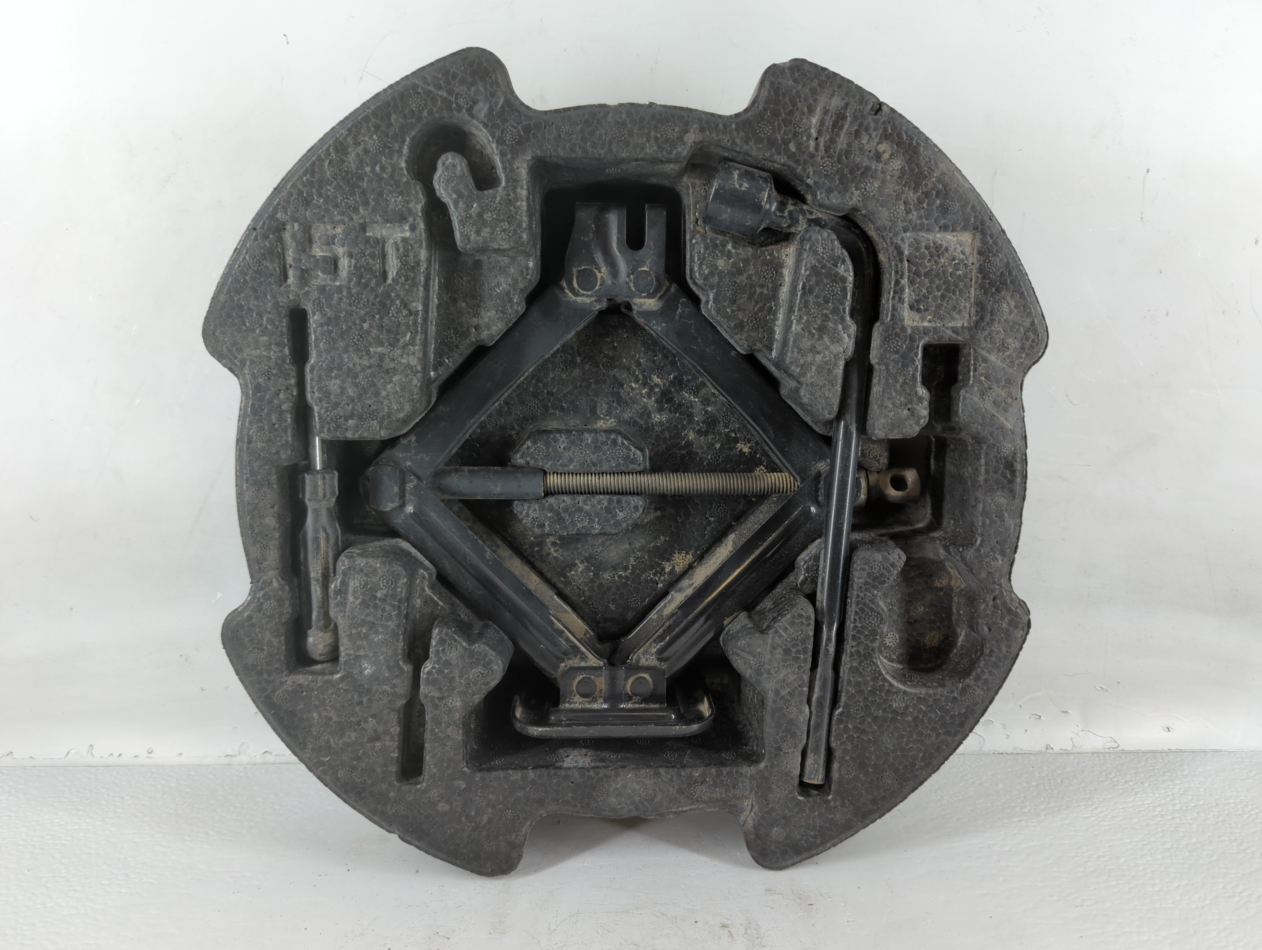2018 Hyundai Elantra Spare Scissor Car Jack - Oemusedautoparts1.com