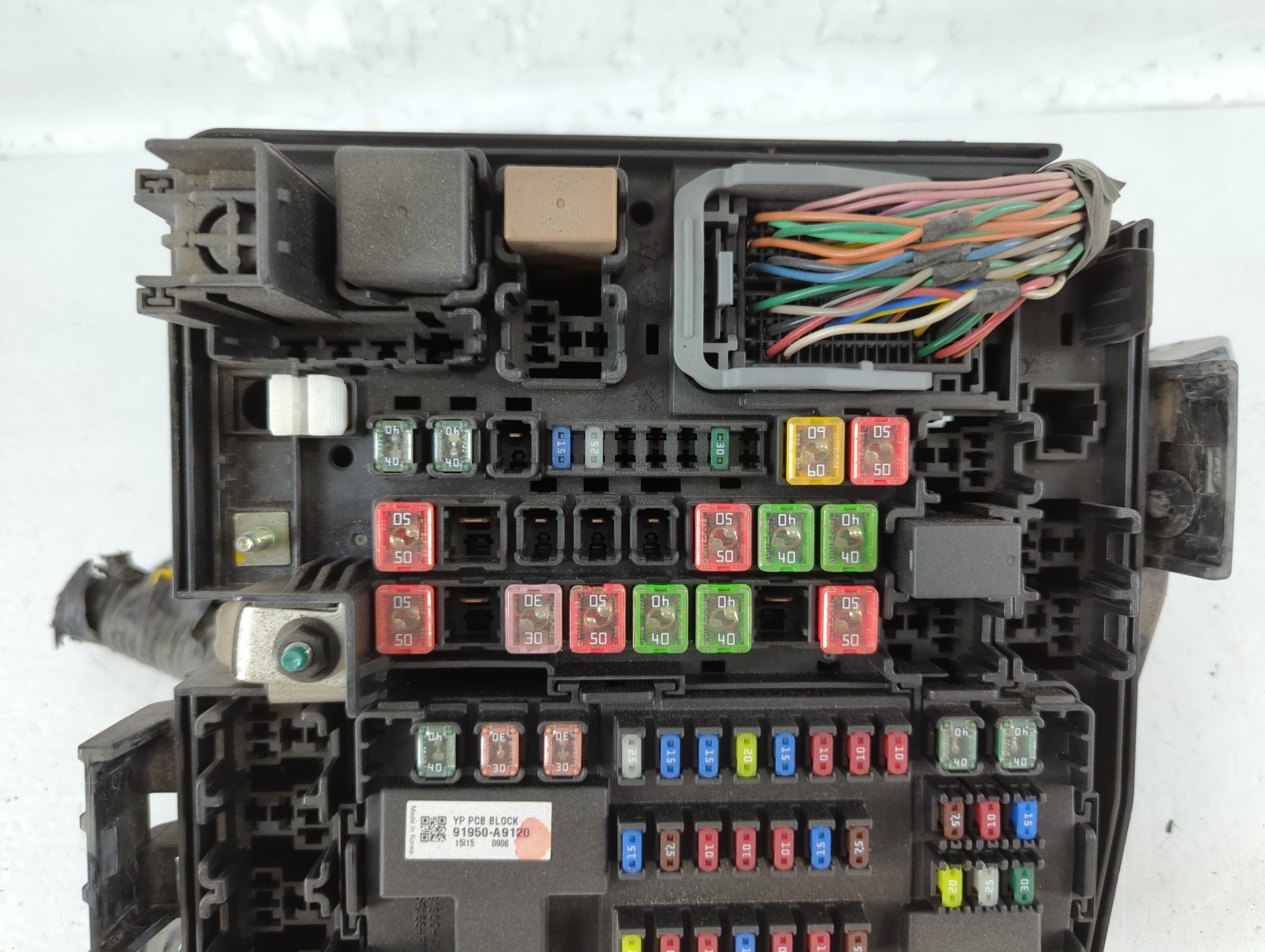 2015-2018 Kia Sedona Fusebox Fuse Box Panel Relay Module P/N:91950-A9320 Fits Fits 2015 2016 2017 2018 OEM Used Auto Parts - Oemusedautoparts1.com