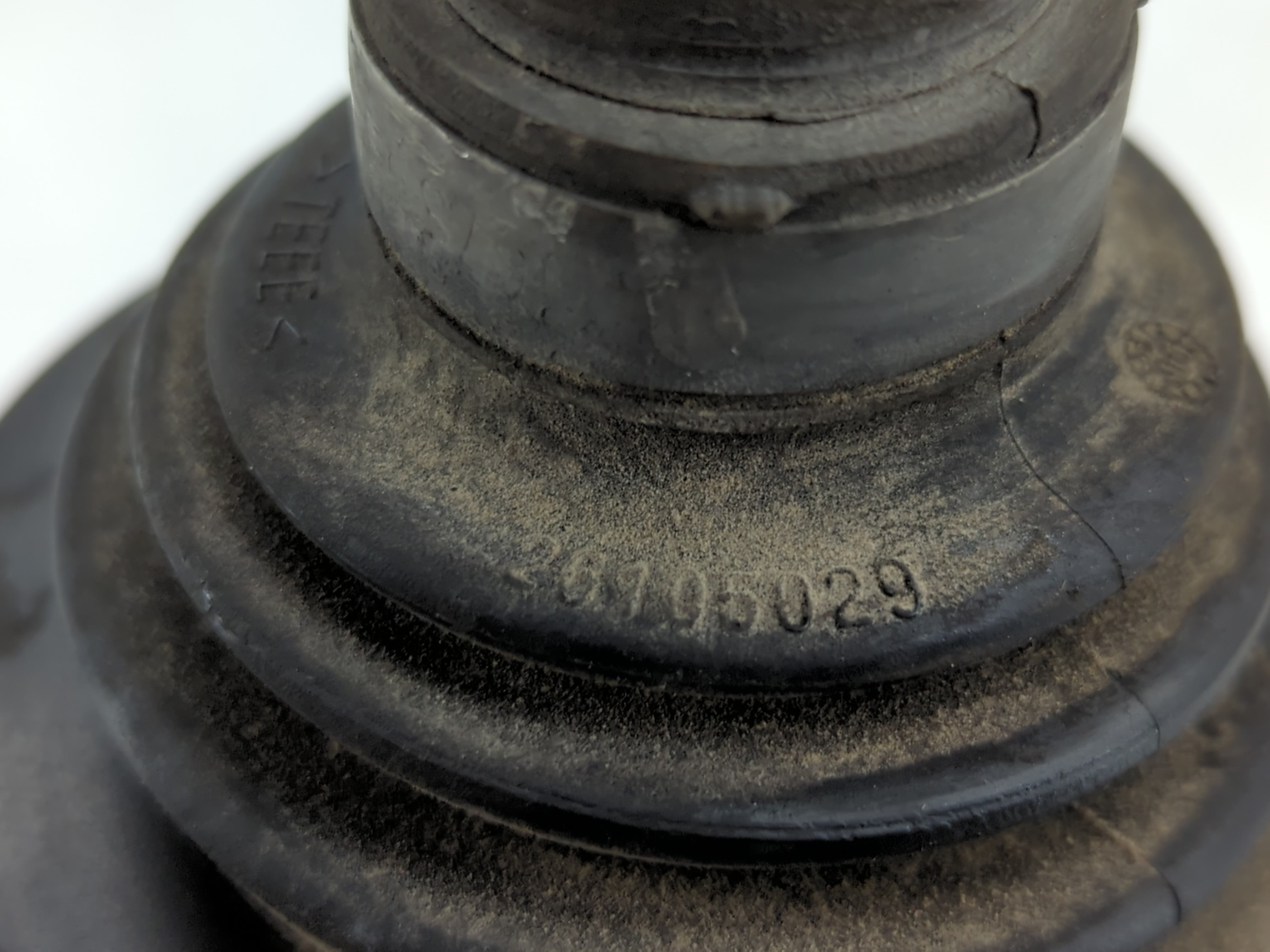 2006-2011 Cadillac Dts Axle Shaft Front Driver Cv C/v - Oemusedautoparts1.com