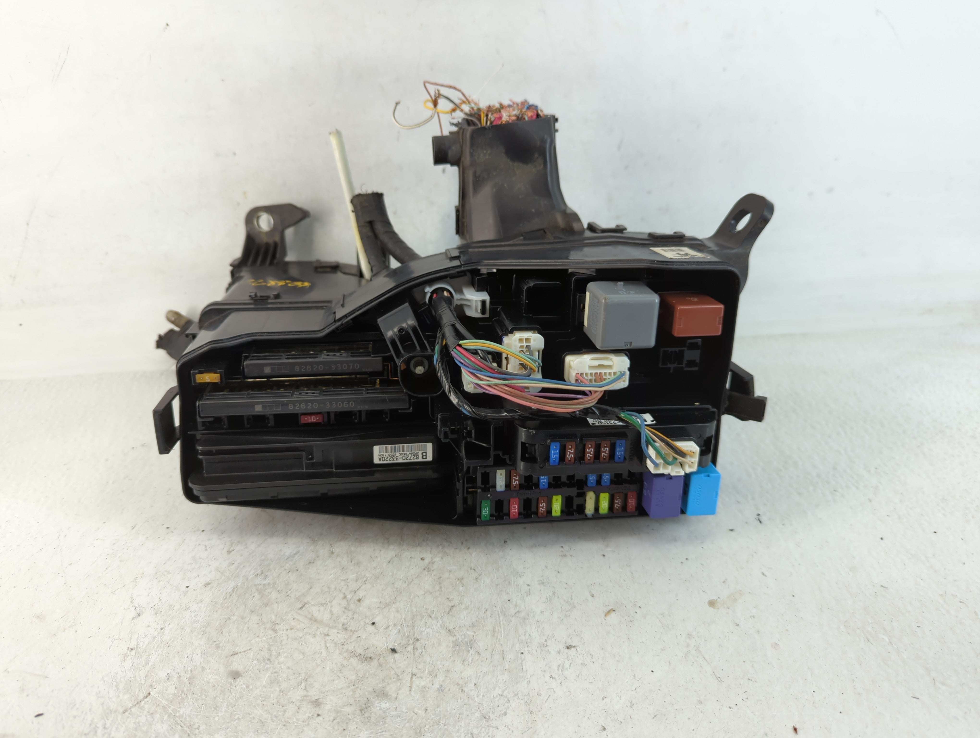 2012-2017 Toyota Camry Fusebox Fuse Box Panel Relay Module P/N:82720-33220A Fits Fits 2012 2013 2014 2015 2016 2017 OEM Used Auto Parts - Oemusedautoparts1.com