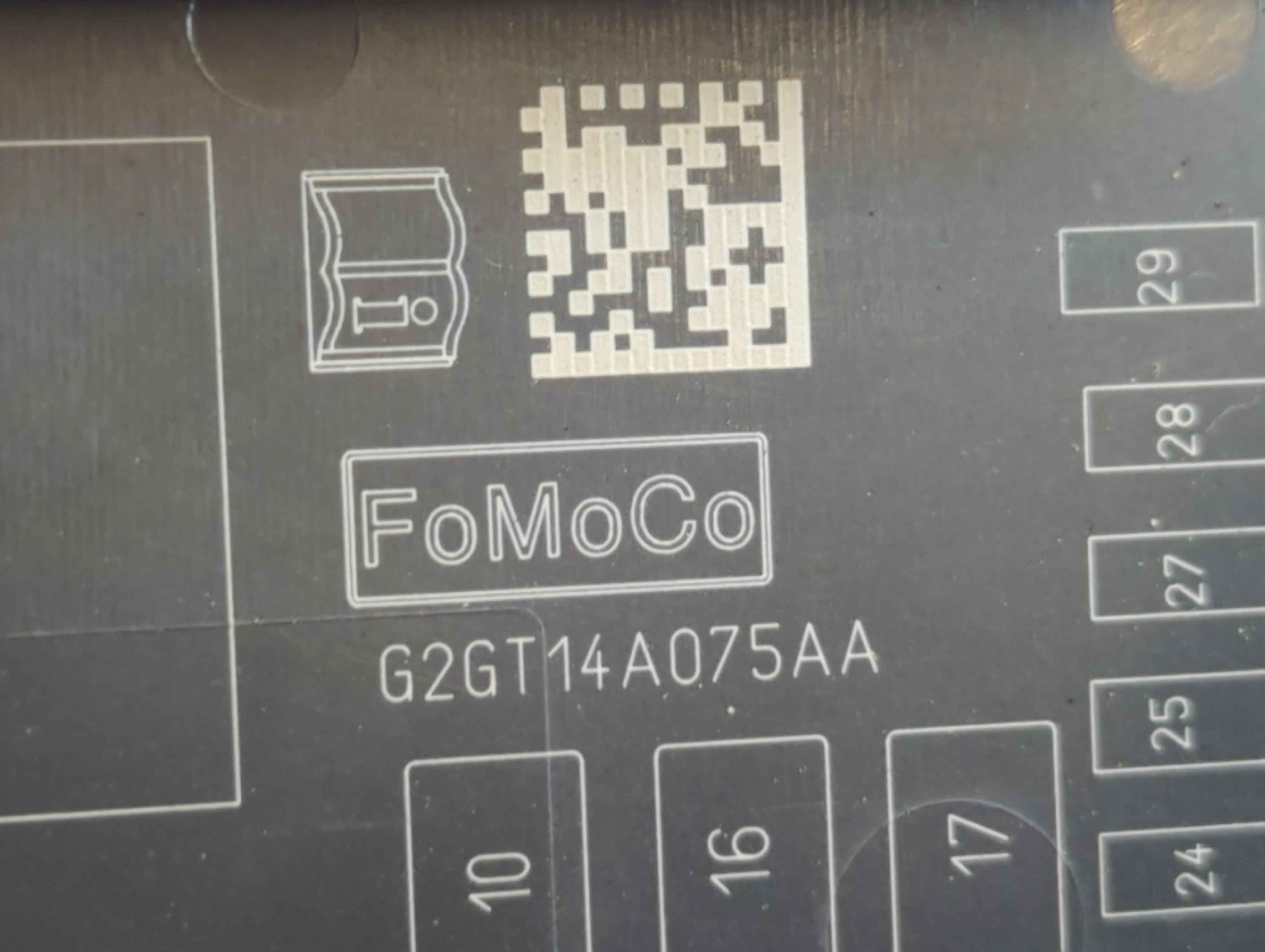 2017-2020 Lincoln Mkz Fusebox Fuse Box Panel Relay Module P/N:G2GT14A075AA Fits Fits 2017 2018 2019 2020 OEM Used Auto Parts - Oemusedautoparts1.com