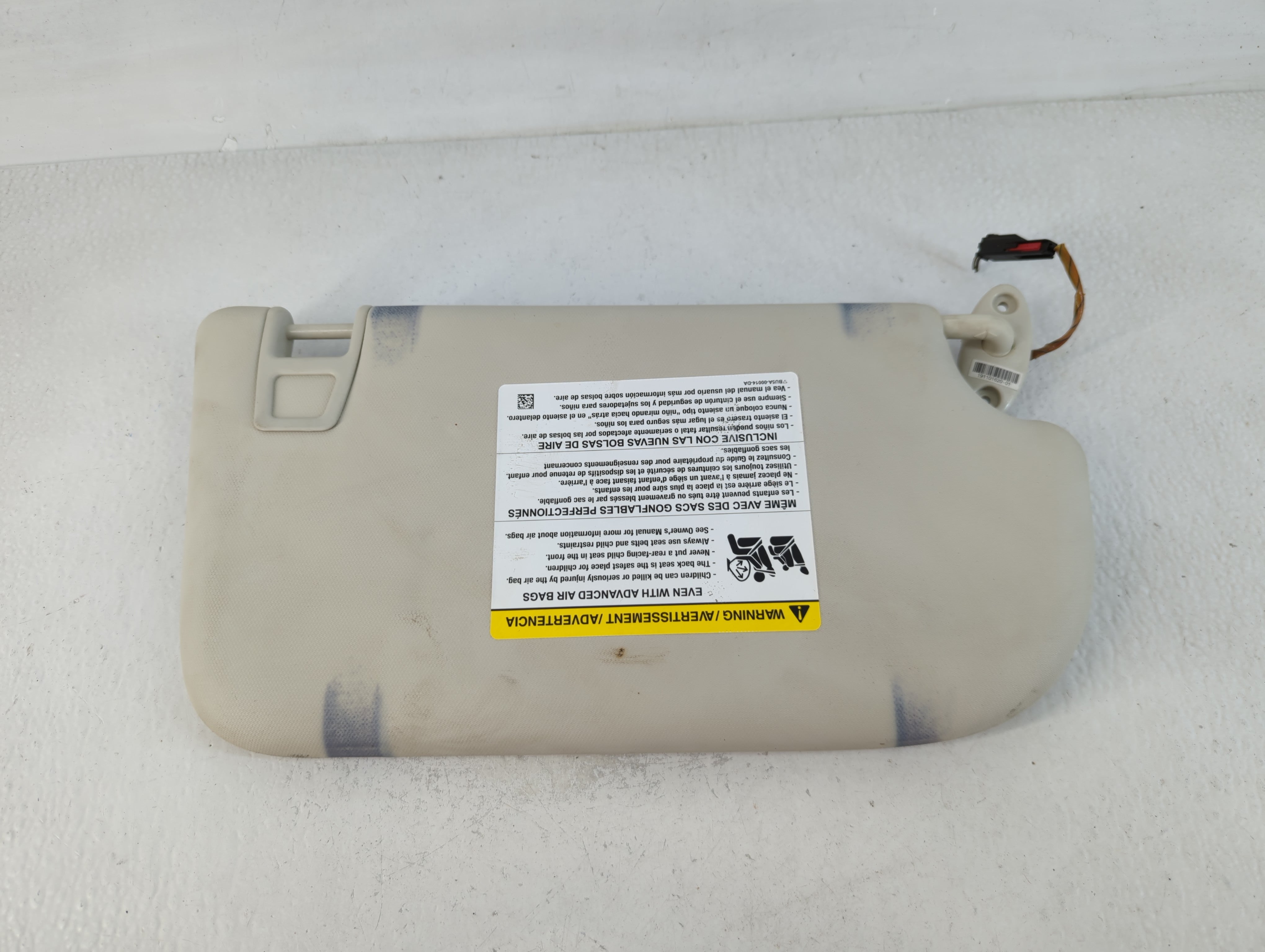 2013-2018 Ford Focus Sun Visor Shade Replacement Passenger Right Mirror Fits Fits 2013 2014 2015 2016 2017 2018 OEM Used Auto Parts - Oemusedautoparts1.com