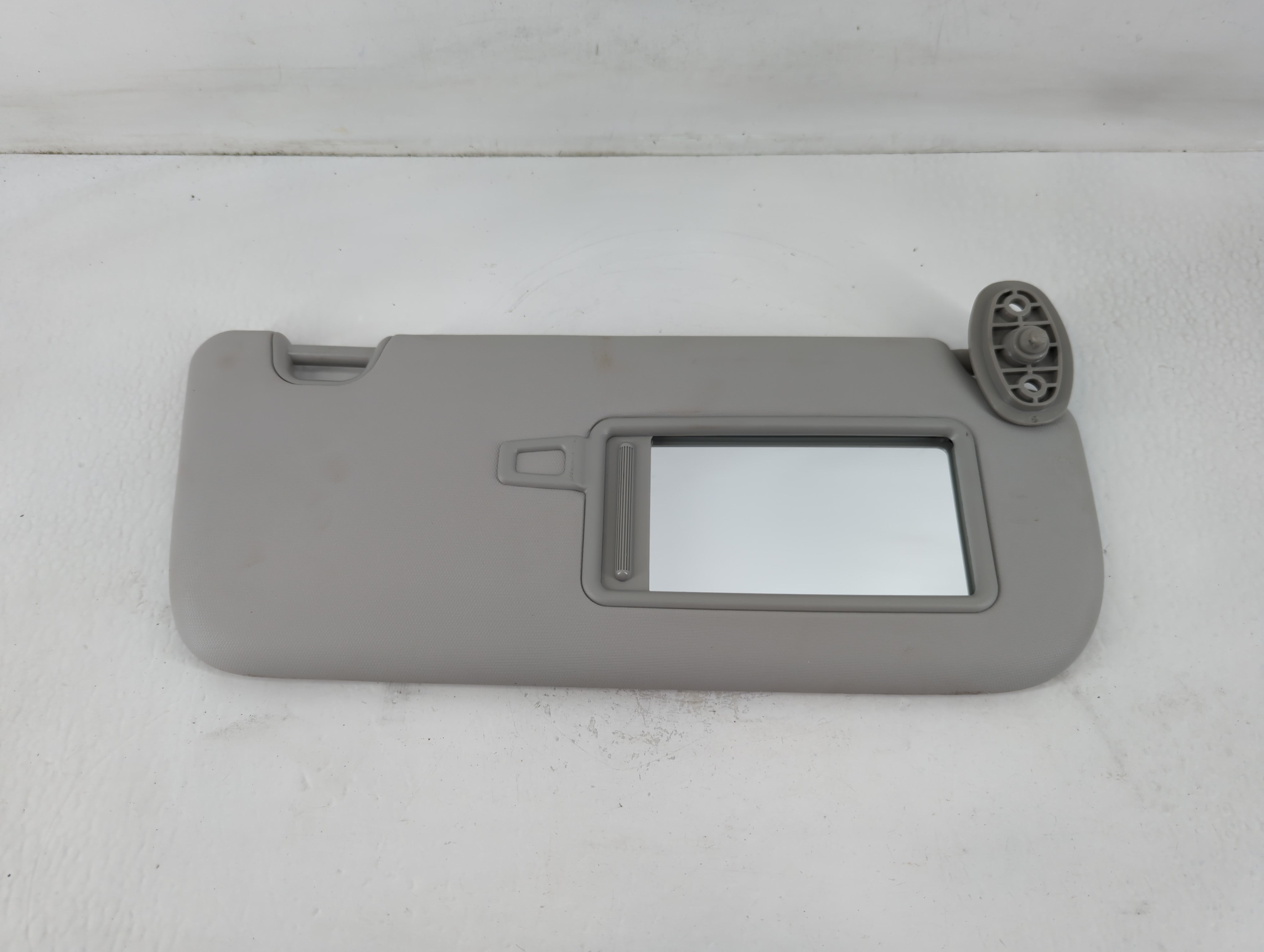 2014-2019 Kia Soul Sun Visor Shade Replacement Passenger Right Mirror Fits Fits 2014 2015 2016 2017 2018 2019 OEM Used Auto Parts - Oemusedautoparts1.com