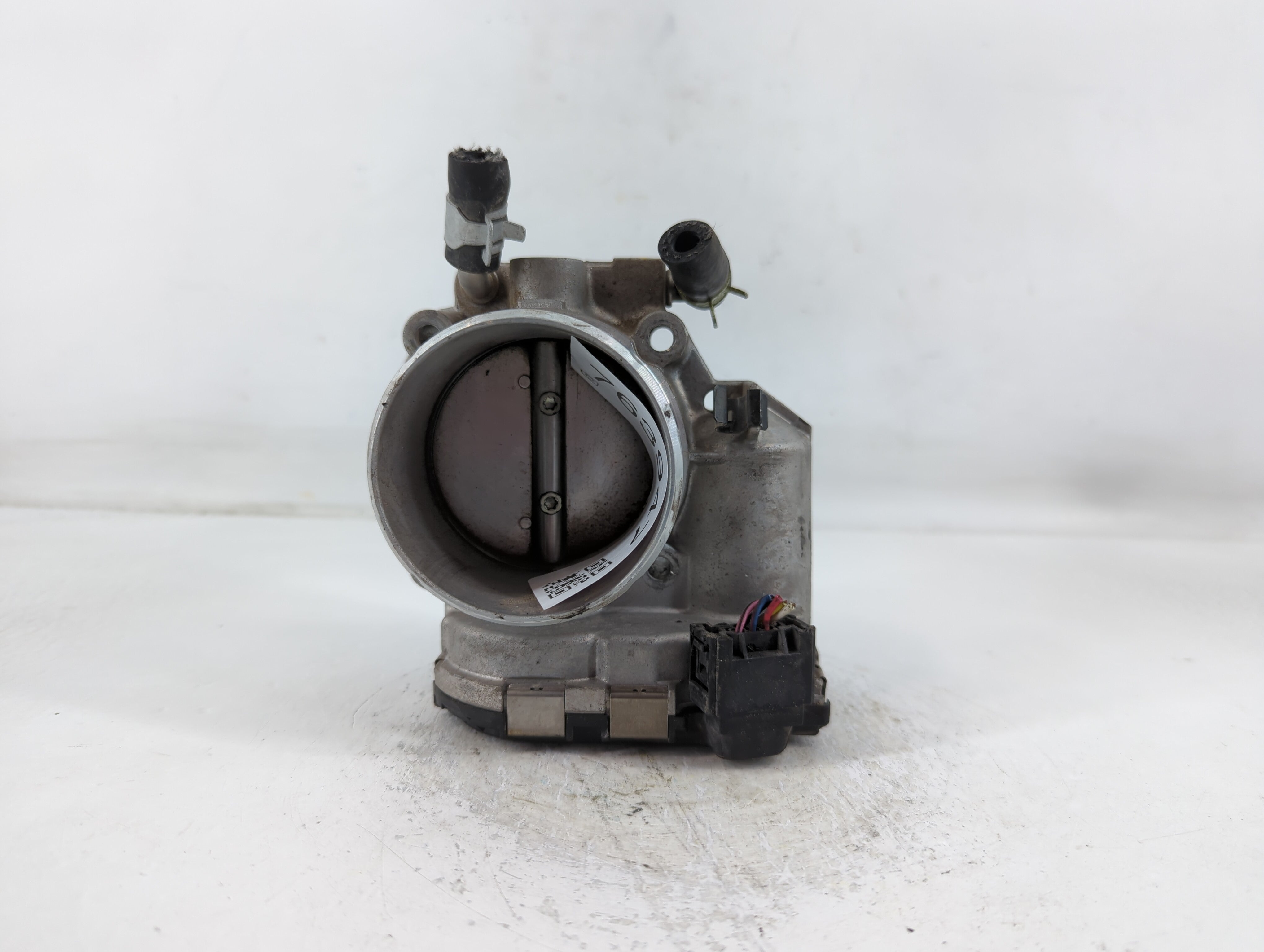 2011-2014 Hyundai Sonata Throttle Body P/N:35100-2G700 Fits Fits 2011 2012 2013 2014 2015 2016 OEM Used Auto Parts - Oemusedautoparts1.com