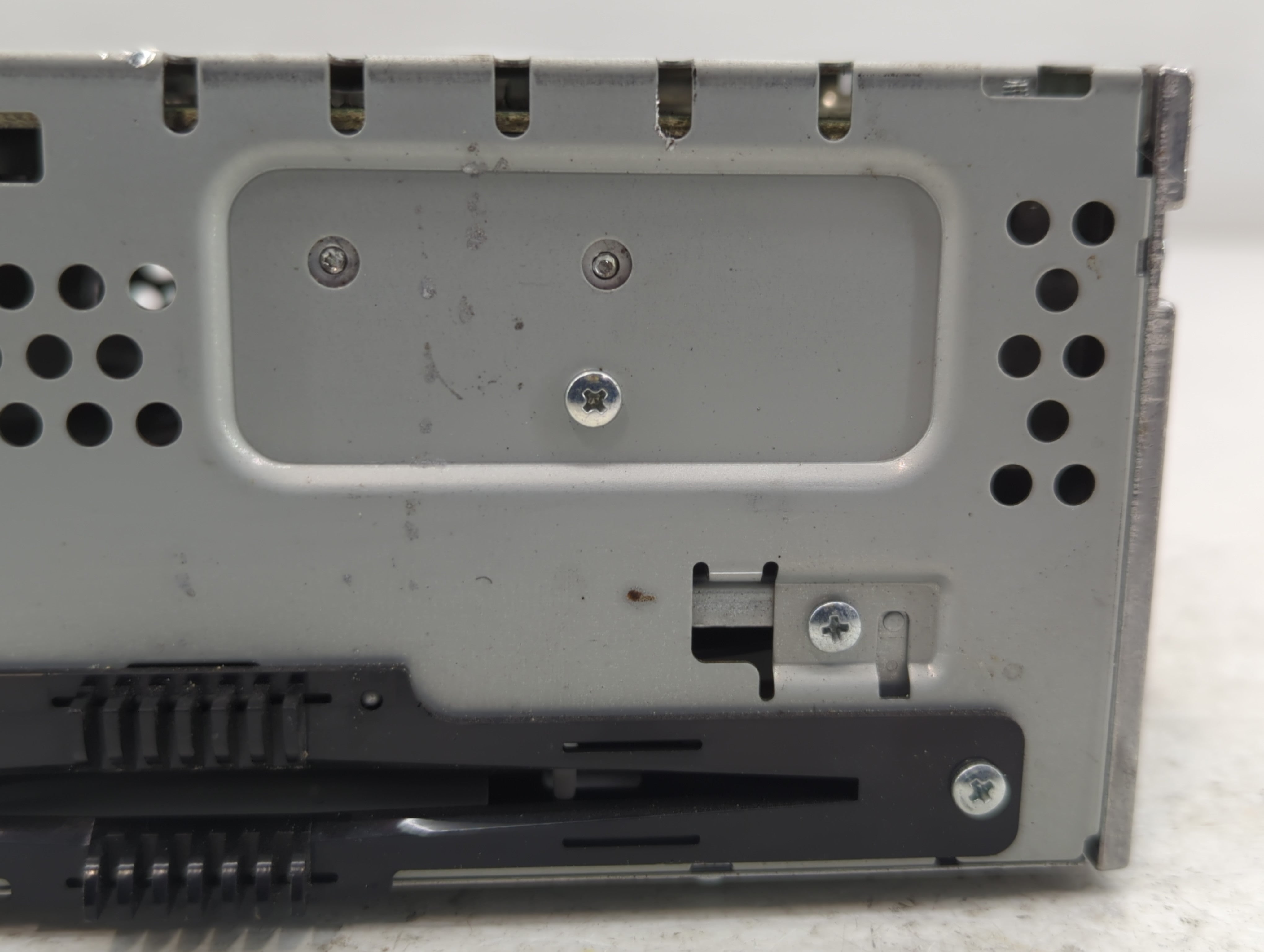 2013-2015 Ford Fusion Radio AM FM Cd Player Receiver Replacement P/N:CQ-FJ22E0UMF Fits Fits 2013 2014 2015 OEM Used Auto Parts - Oemusedautoparts1.com