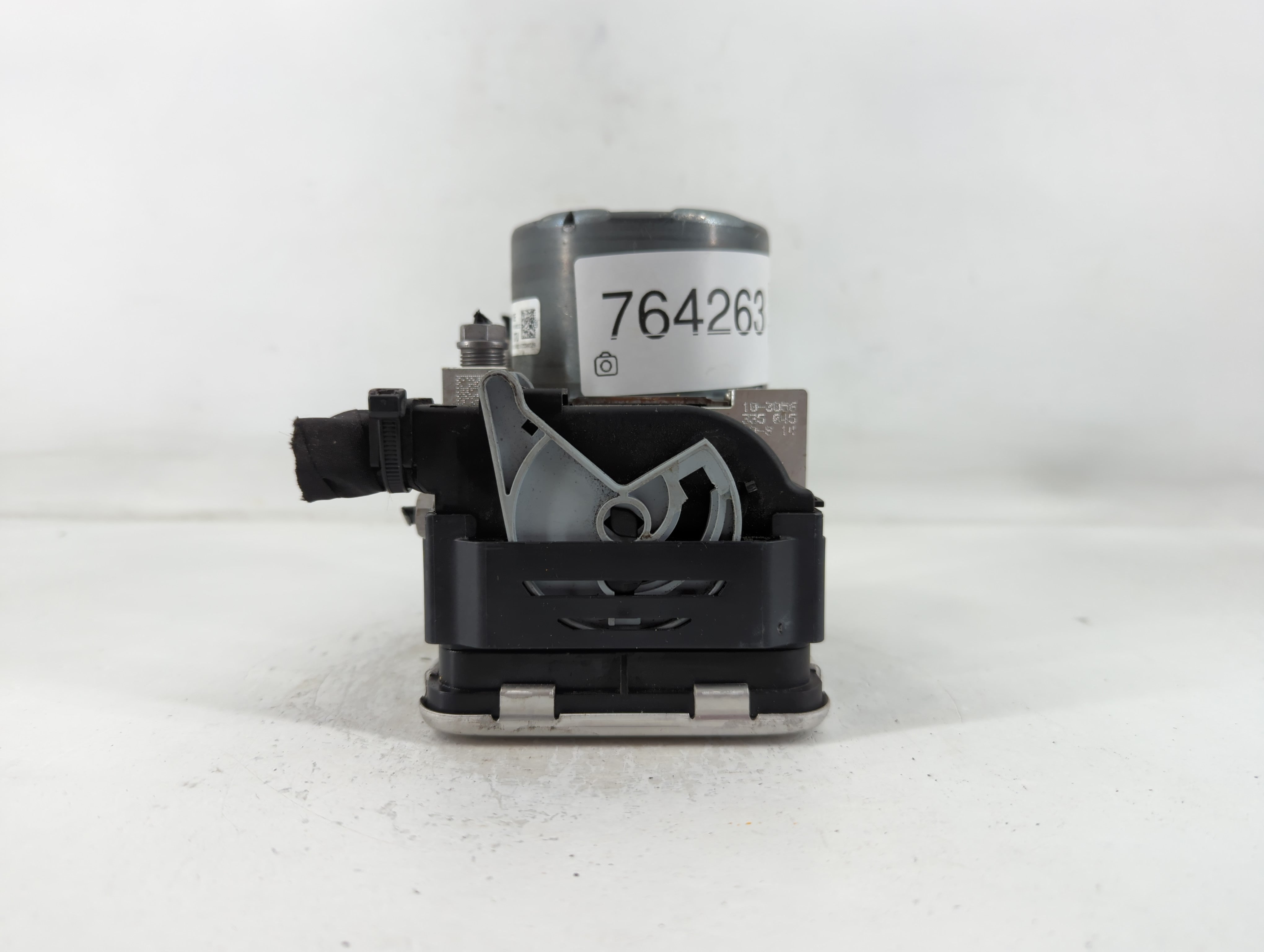 2019 Volkswagen Atlas ABS Pump Control Module Replacement P/N:5Q0 614 517 Fits OEM Used Auto Parts - Oemusedautoparts1.com