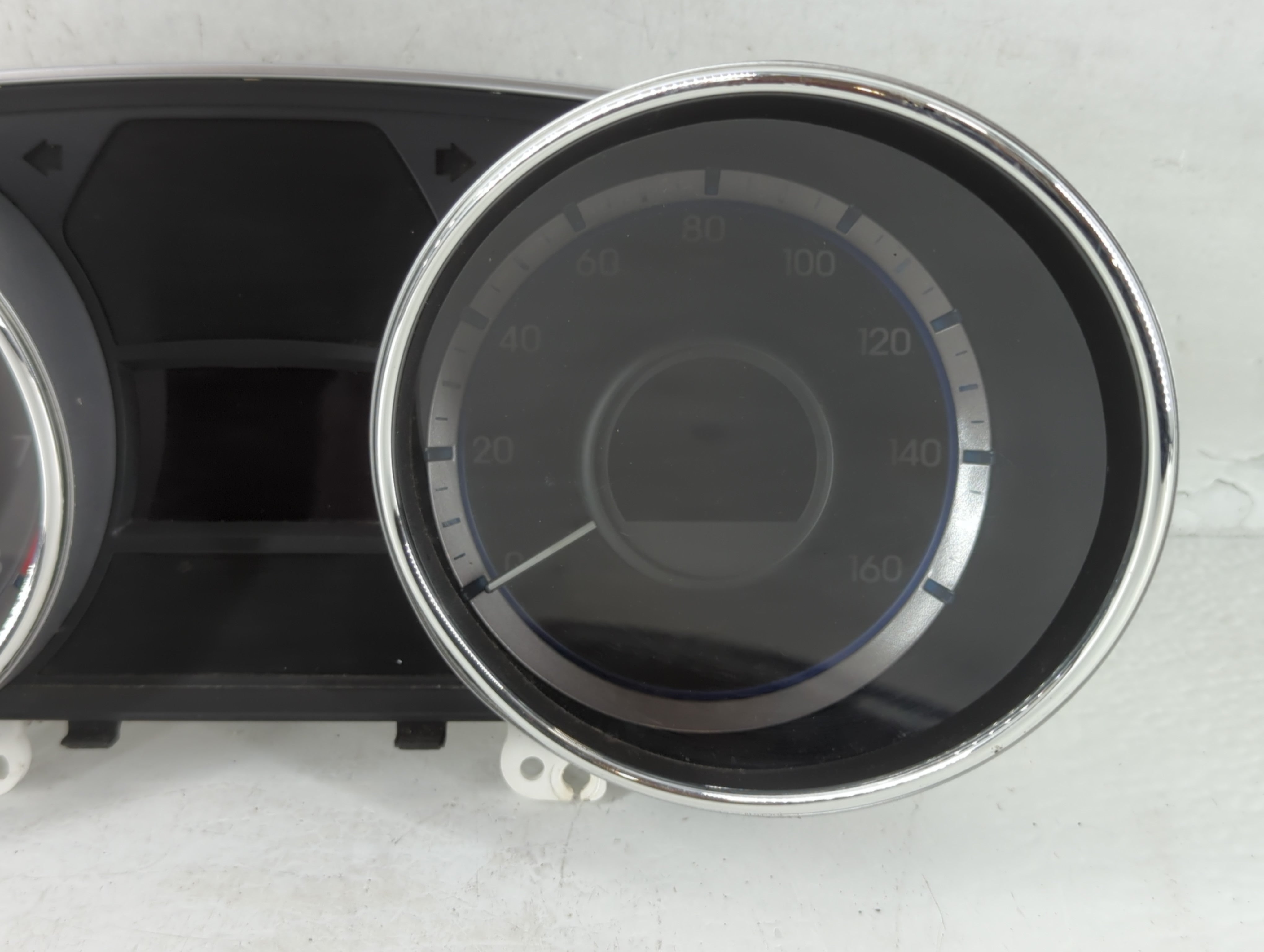 2011-2014 Hyundai Sonata Instrument Cluster Speedometer Gauges P/N:94001-3Q015 Fits Fits 2011 2012 2013 2014 OEM Used Auto Parts - Oemusedautoparts1.com