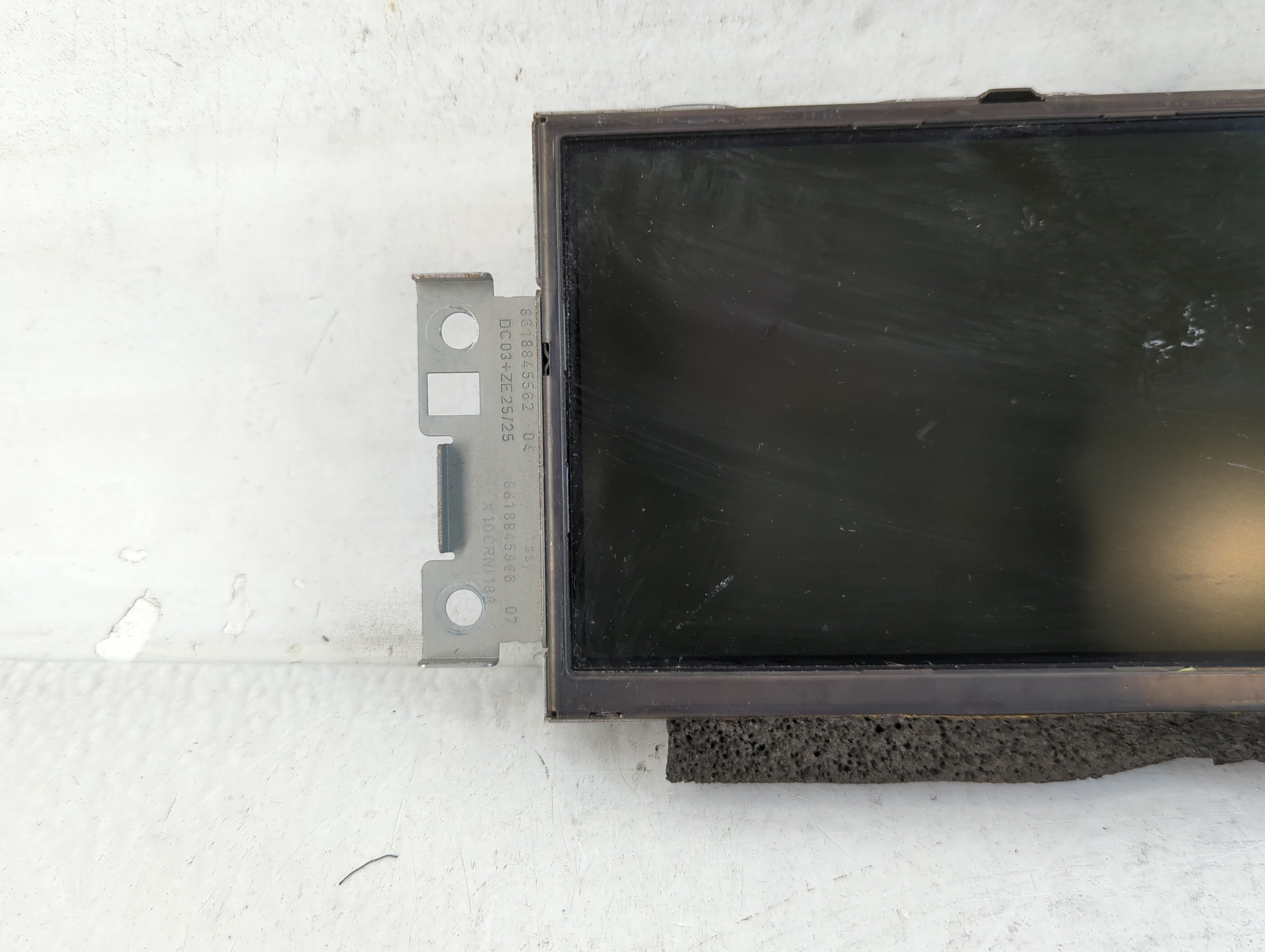 2011-2015 Volvo S60 Information Display Screen - Oemusedautoparts1.com